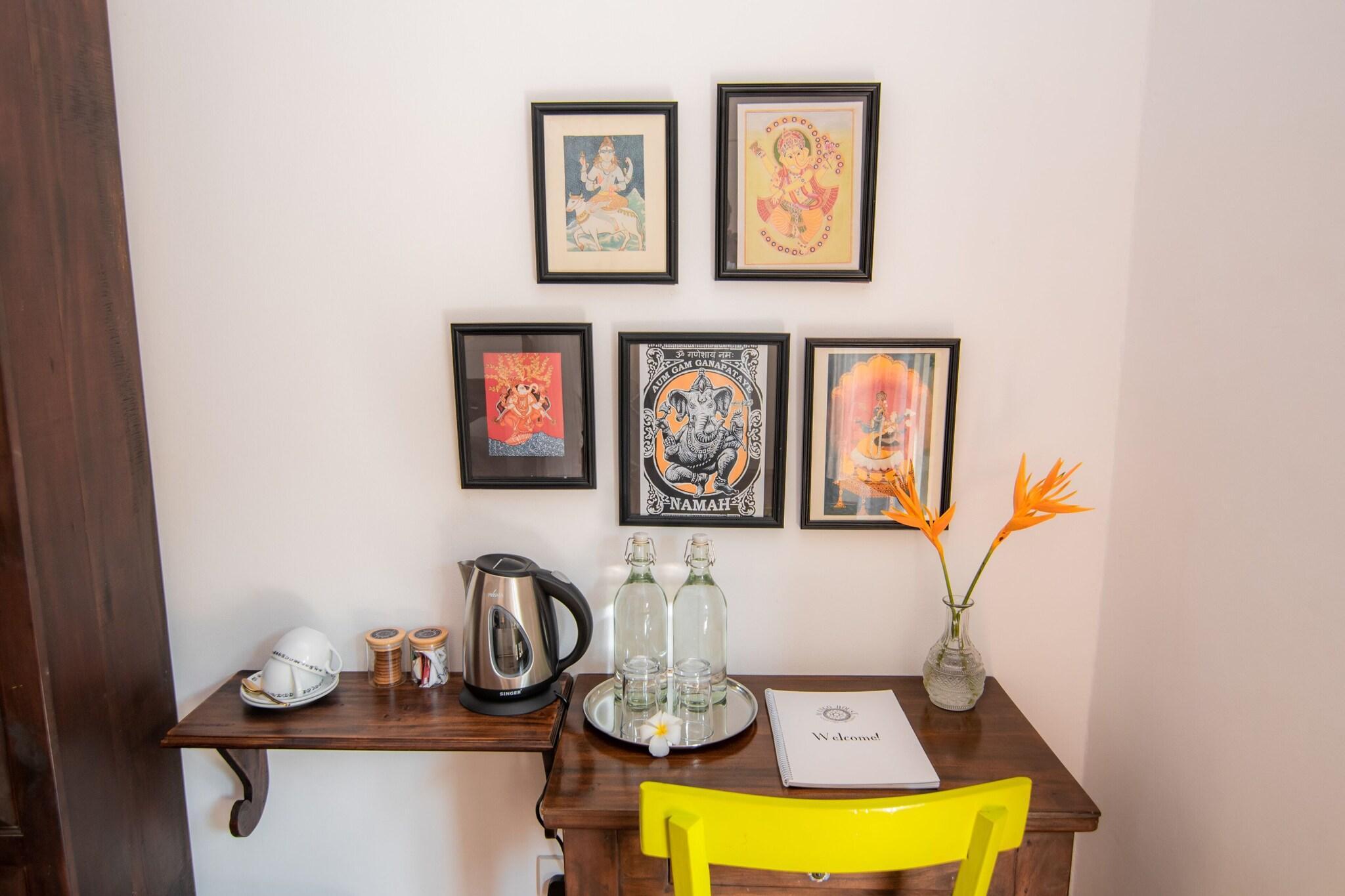 Bar/Salón Mango House