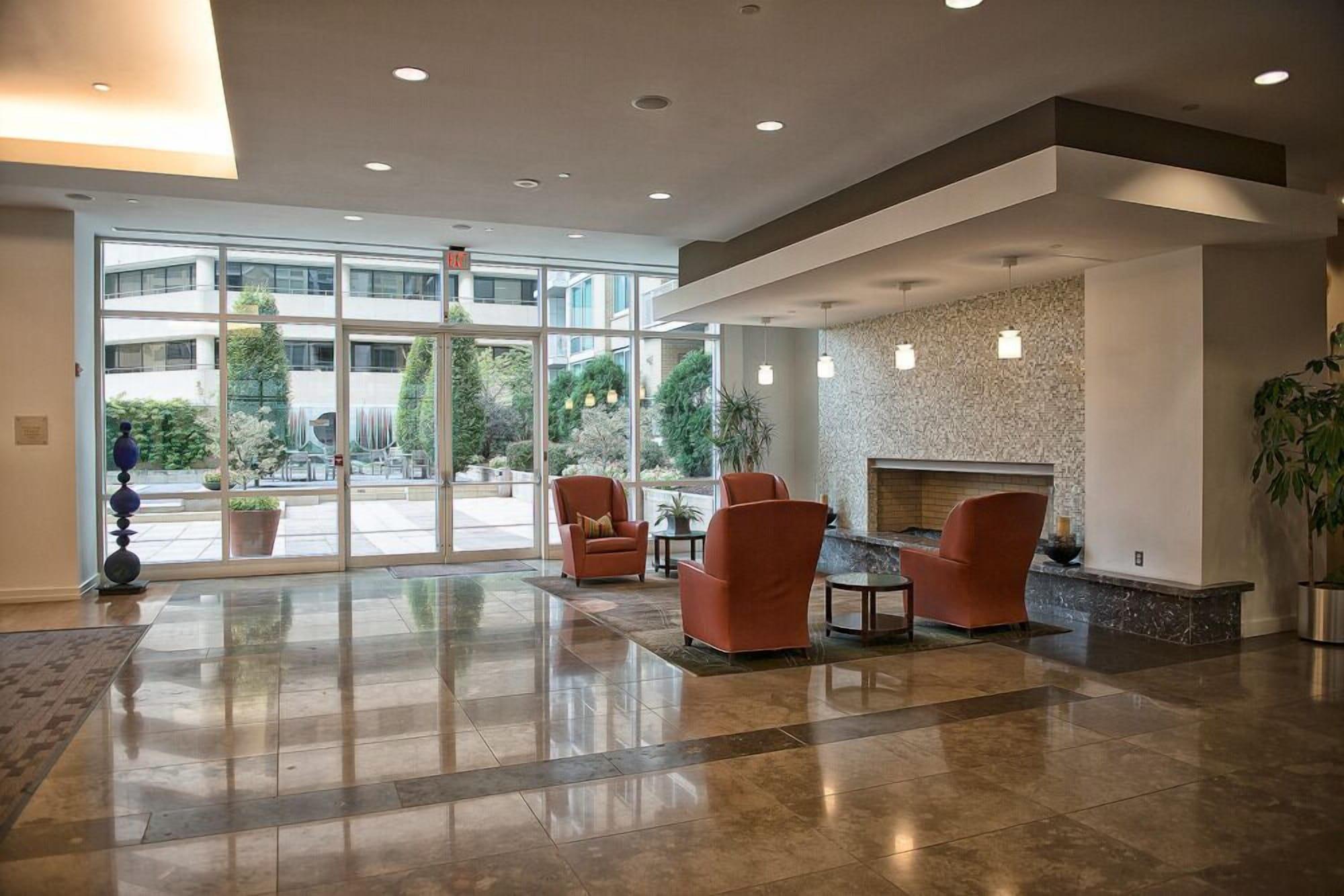 Vista Lobby Crystal Quarters Furnished Apartments- Concord
