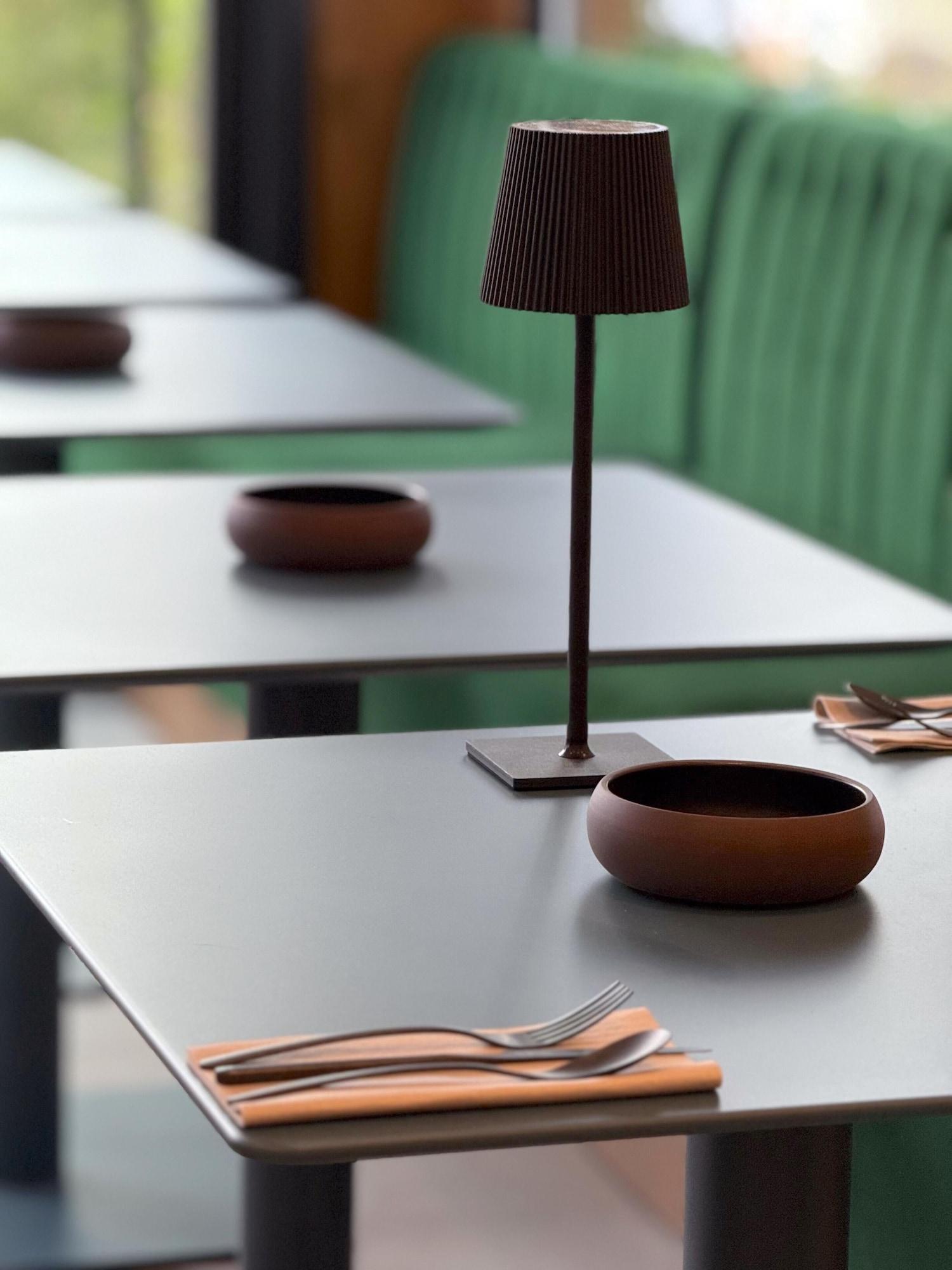 Restaurant Lake and More Suite Hotel