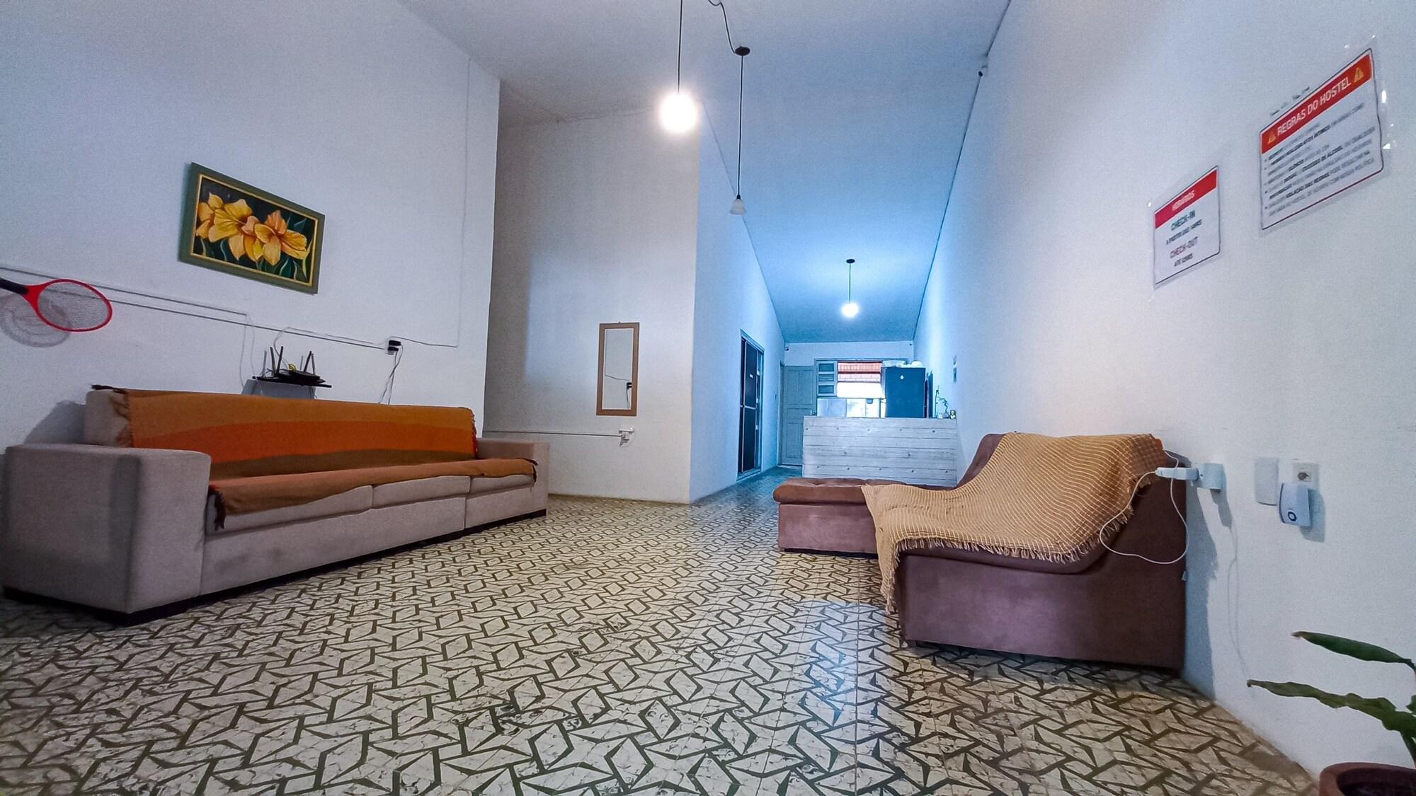 Vista Lobby Yolo Hostel