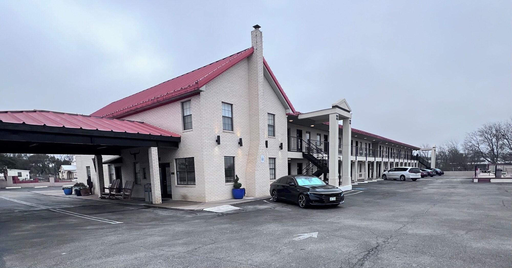 Varios Super 8 by Wyndham Fredericksburg