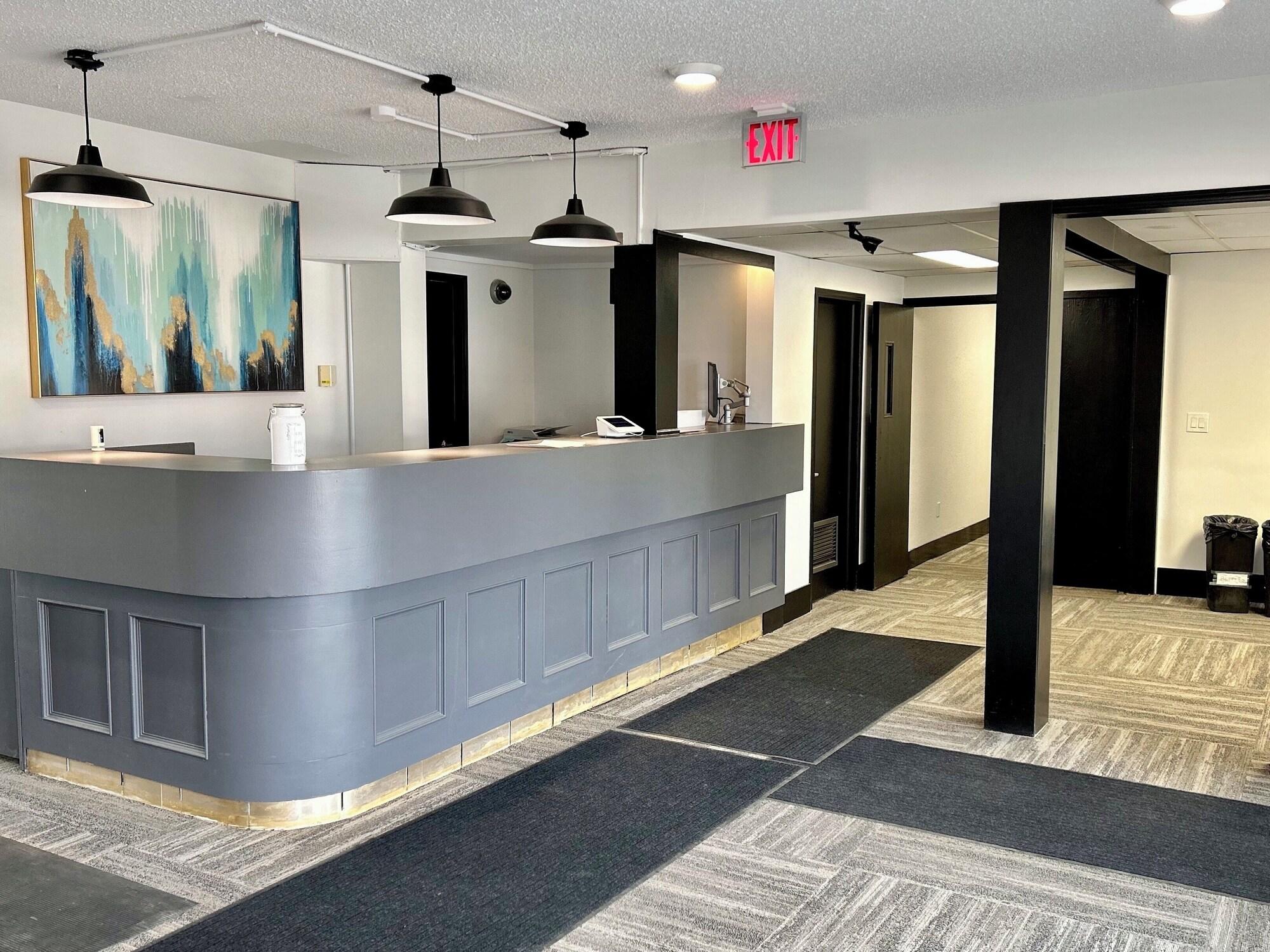 Vista Lobby Anavada Inn & Suites Grande Prairie