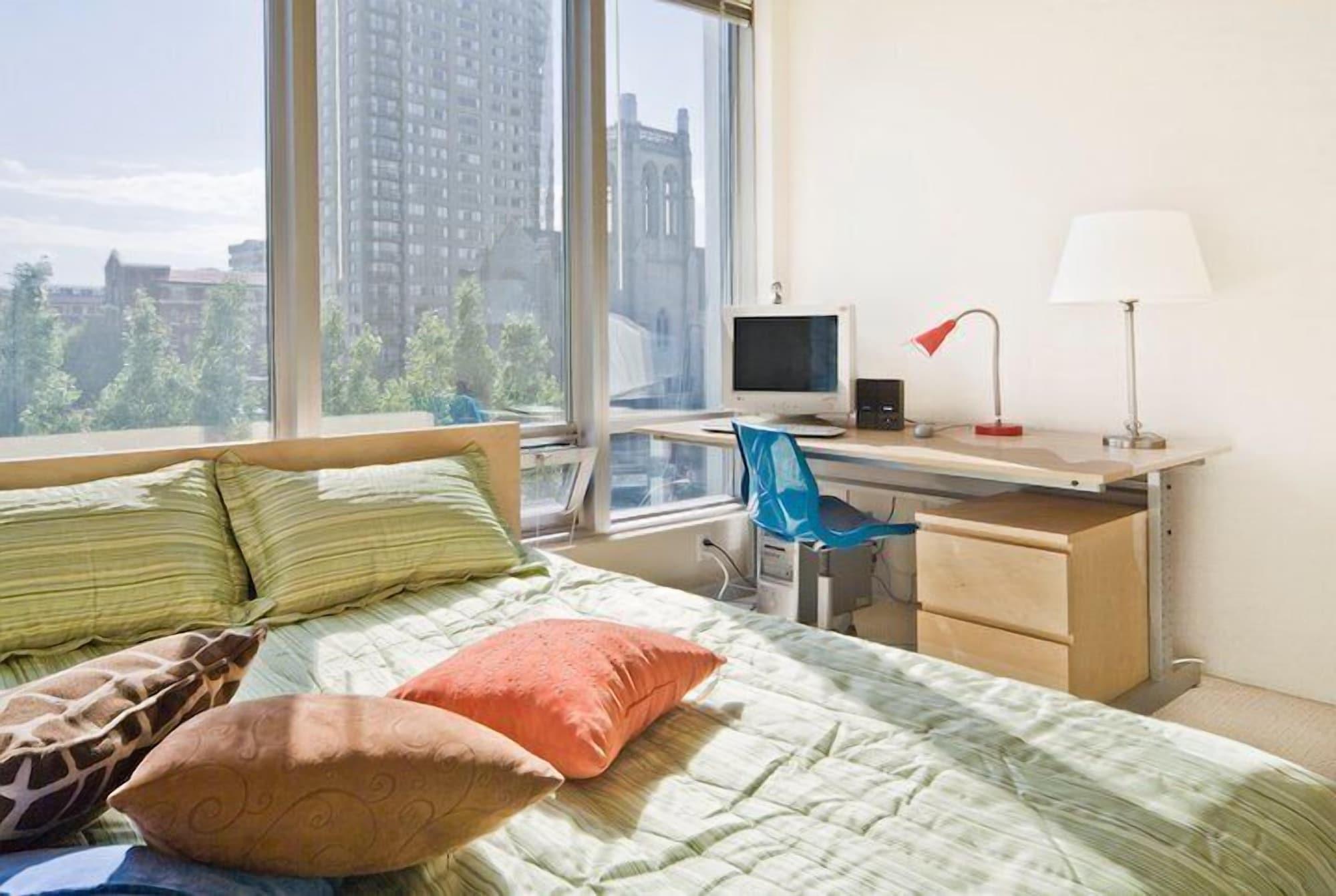 Varios MondeLiving City Condo