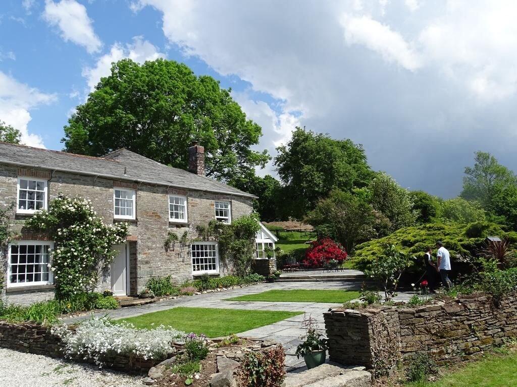 Vista Exterior Park Farmhouse