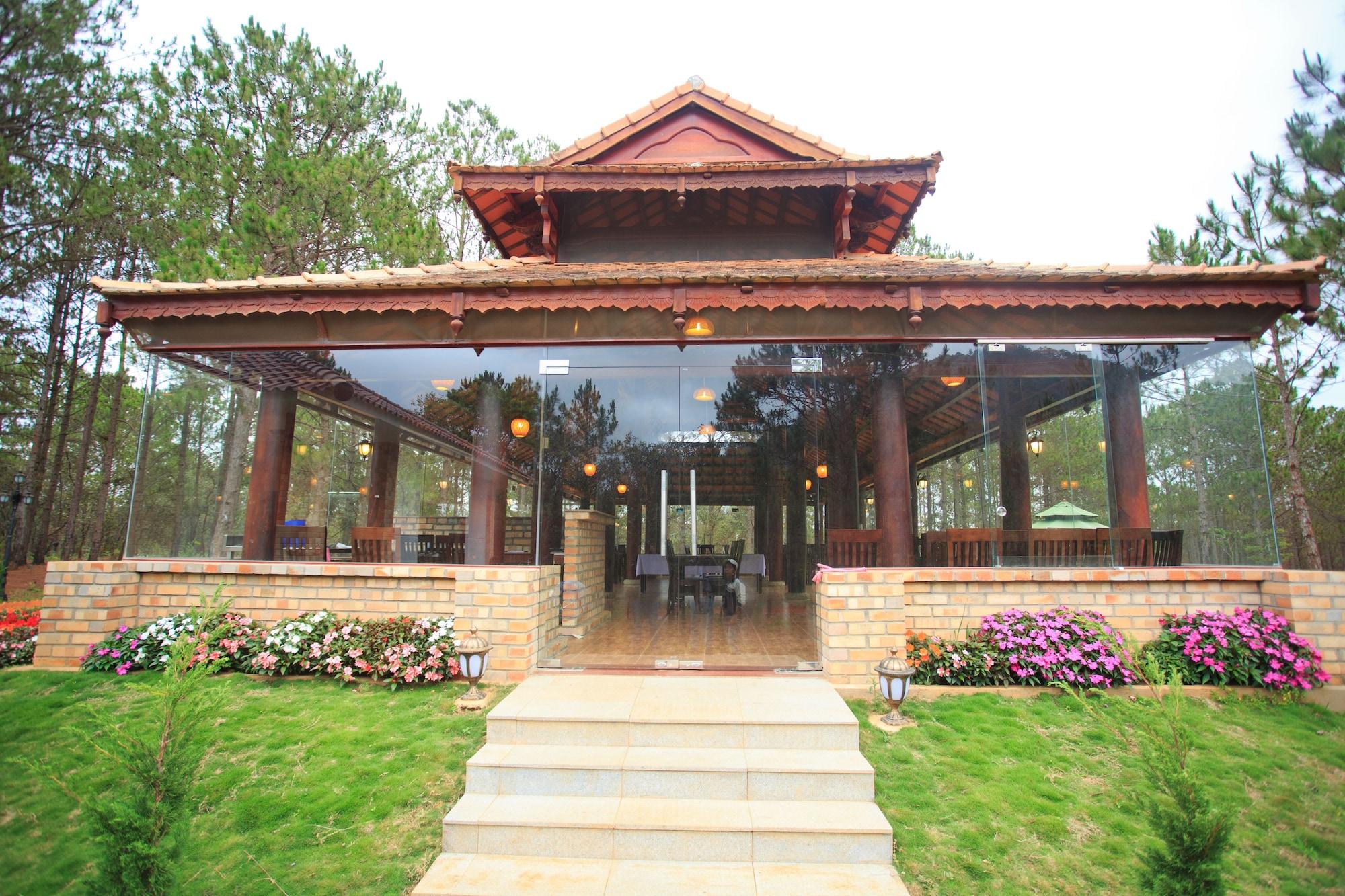 Restaurant Sam Tuyen Lam Resort