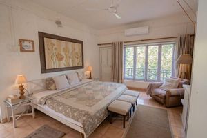 Alojamiento - Villa Alora, Palghar by Ebony Stays | Private 6 BHK with Pool & Garden