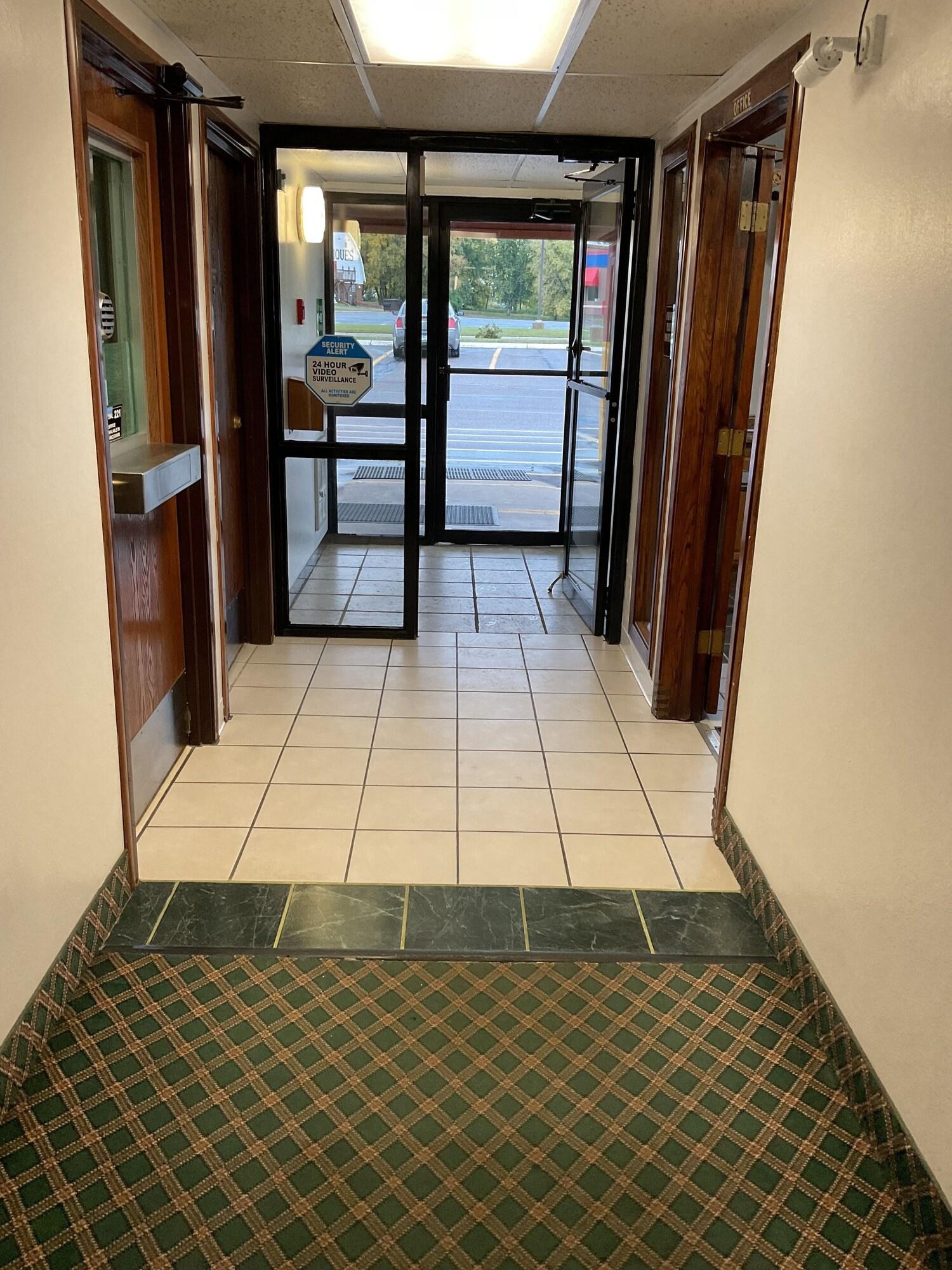 Vista Lobby Budget Host Inn Buffalo