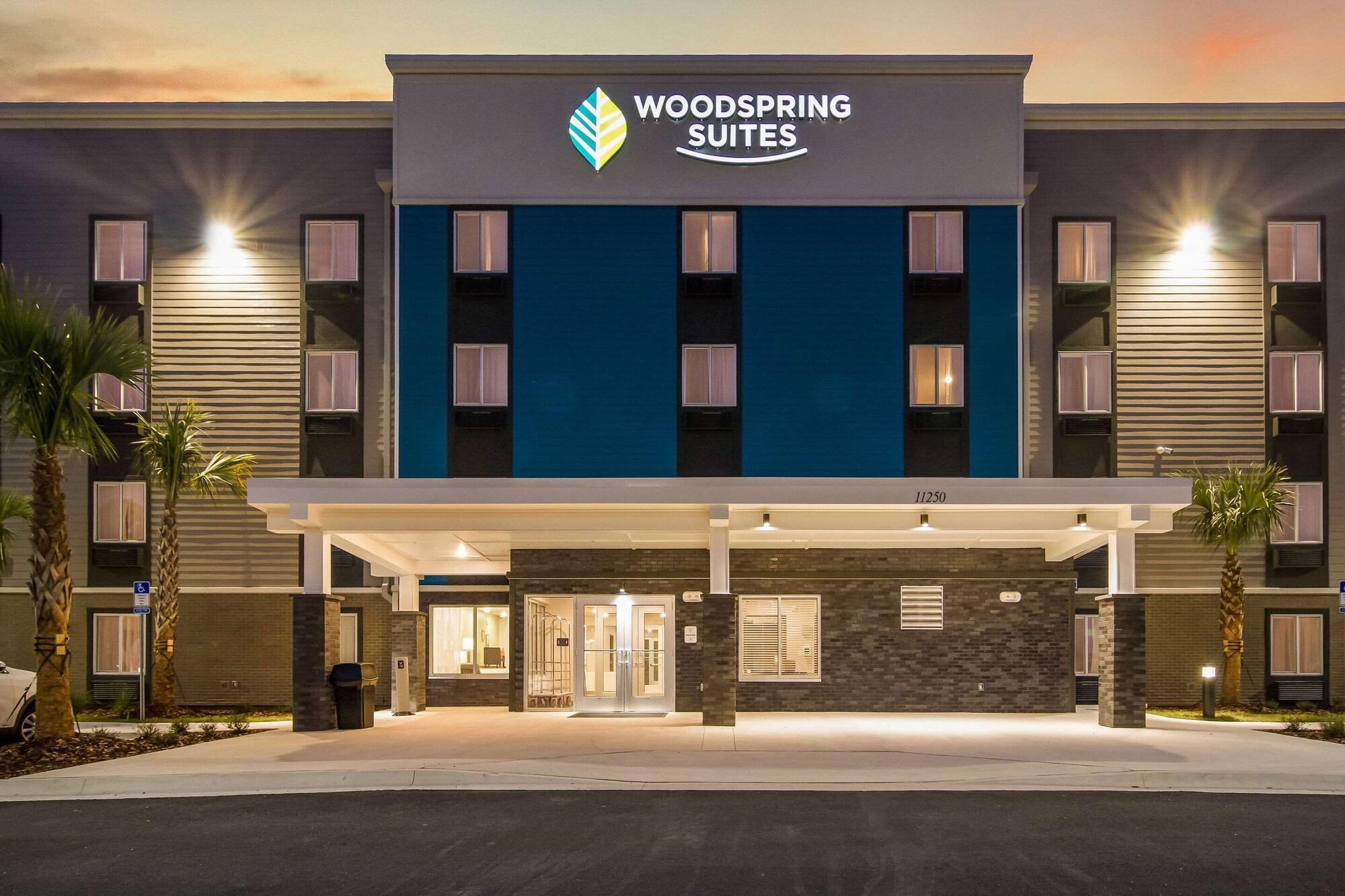 Vista Exterior WoodSpring Suites Jacksonville Baymeadows
