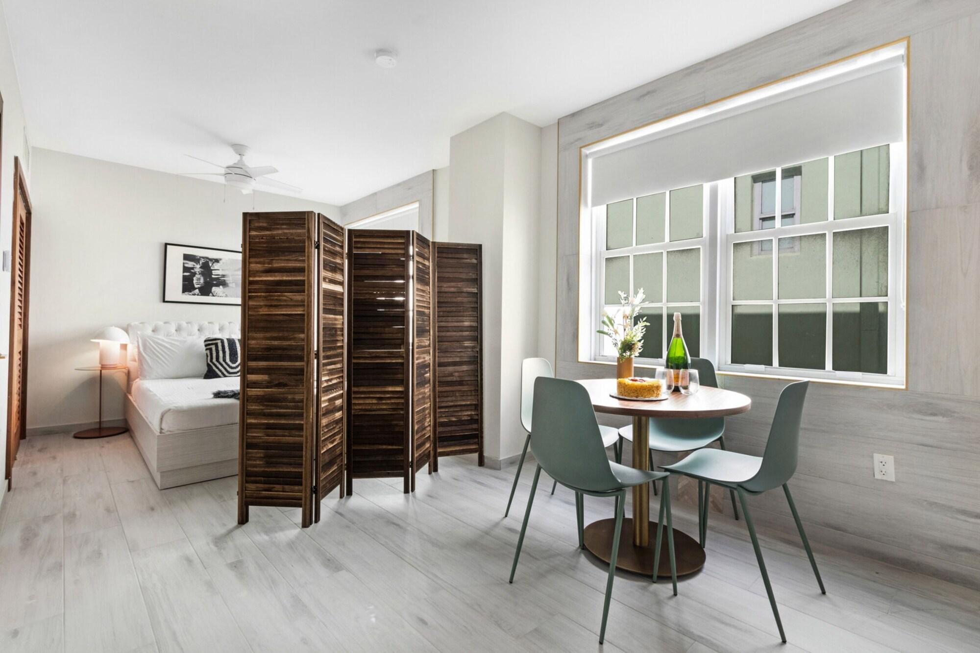 Equipamiento de Habitación Roami at Ocean Drive