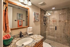 Alquiler Vacacional - Waterfront Daytona Beach Shores Condo w/ Amenities