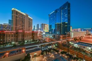 Alojamiento - StripViewSuites at Signature