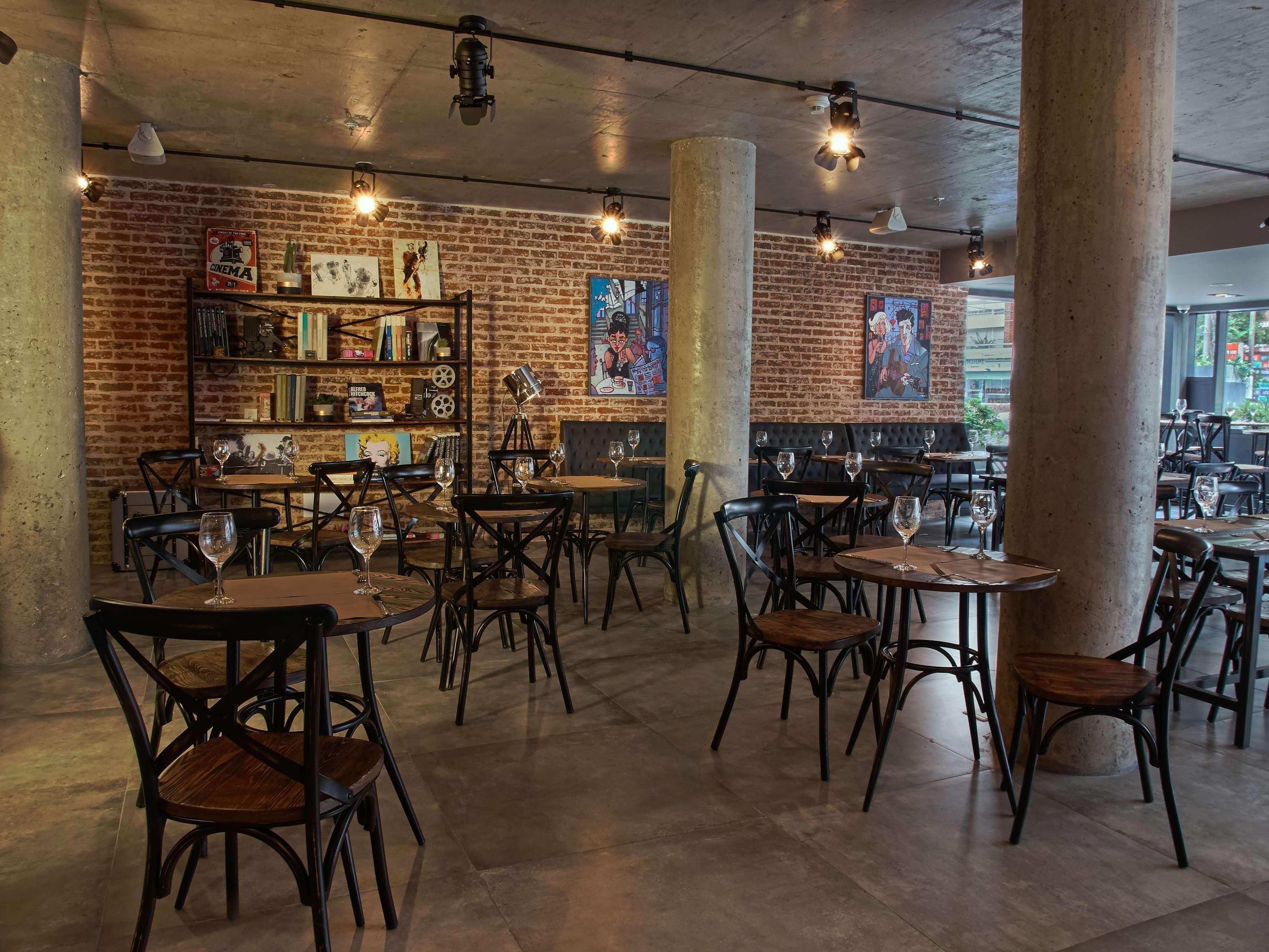 Restaurant ibis styles Montevideo Biarritz Hotel