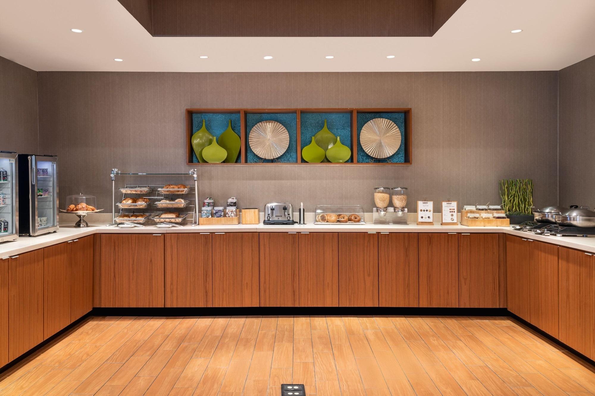Restaurant SpringHill Suites by Marriott West Mifflin