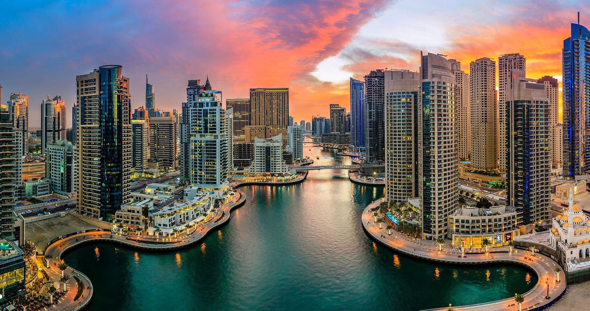 Vista Exterior Hilton Luxury Hotel – Rooms Only | Mandatory All-Inclusive Paid At Hotel