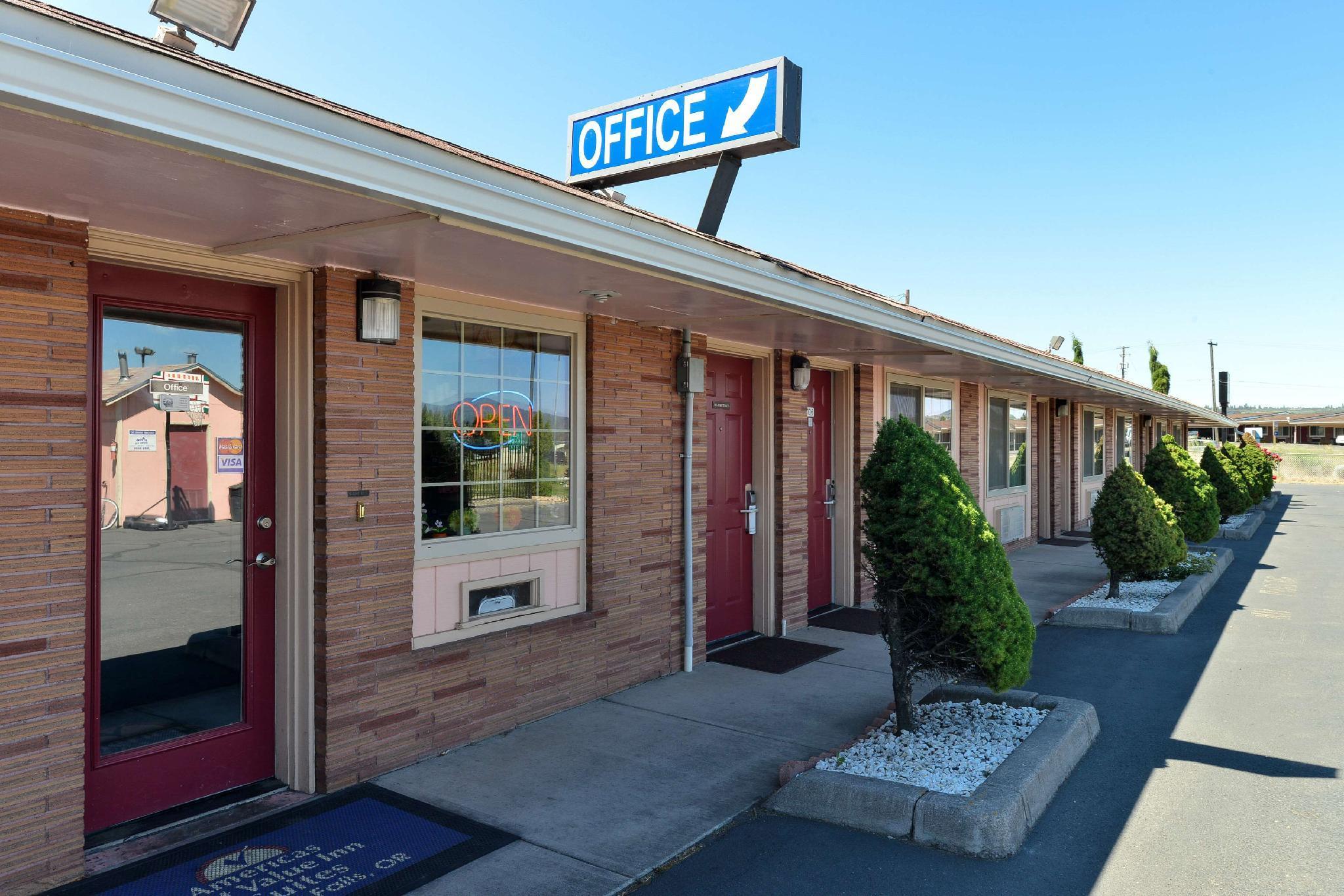Vista Exterior Americas Best Value Inn & Suites Klamath Falls