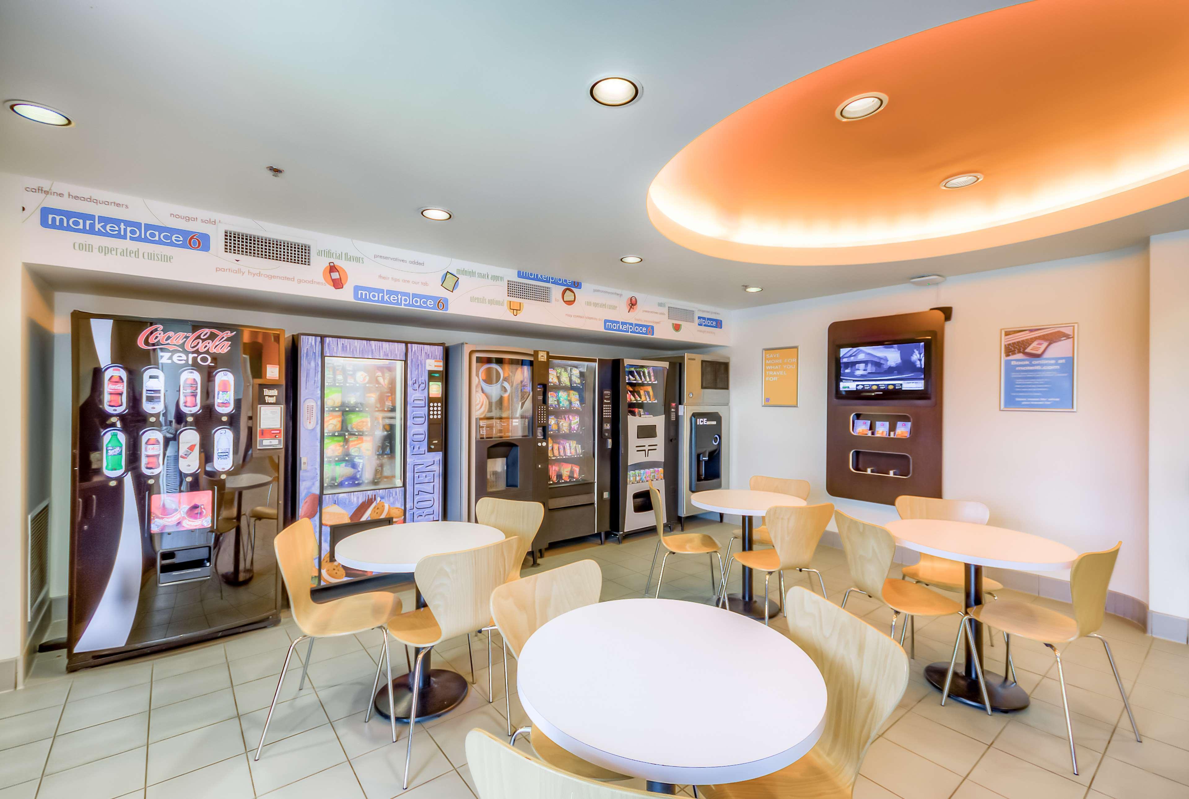 Vista Lobby Motel 6 Headingley