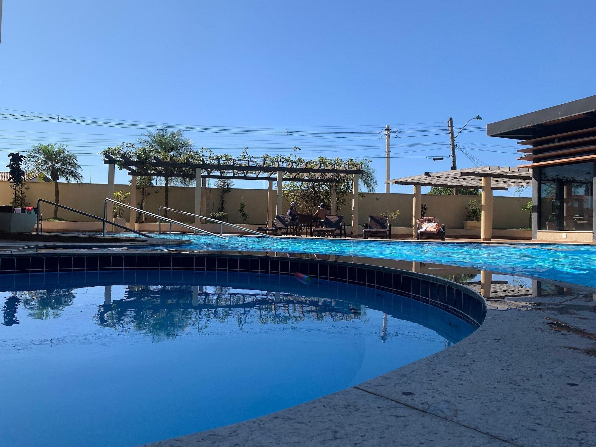 Vista Piscina Toulon Multi Residence