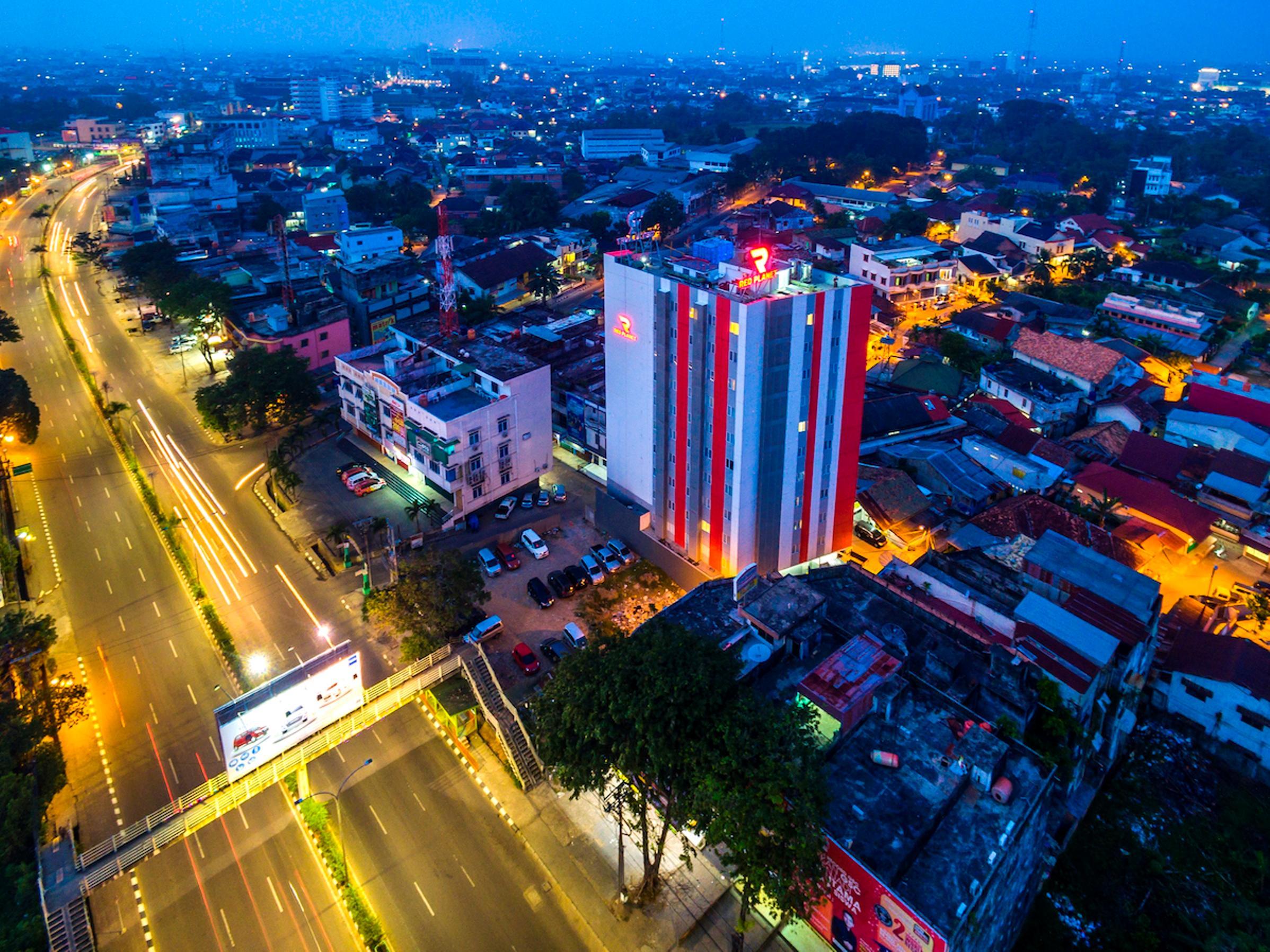 Vista Exterior Red Planet Palembang
