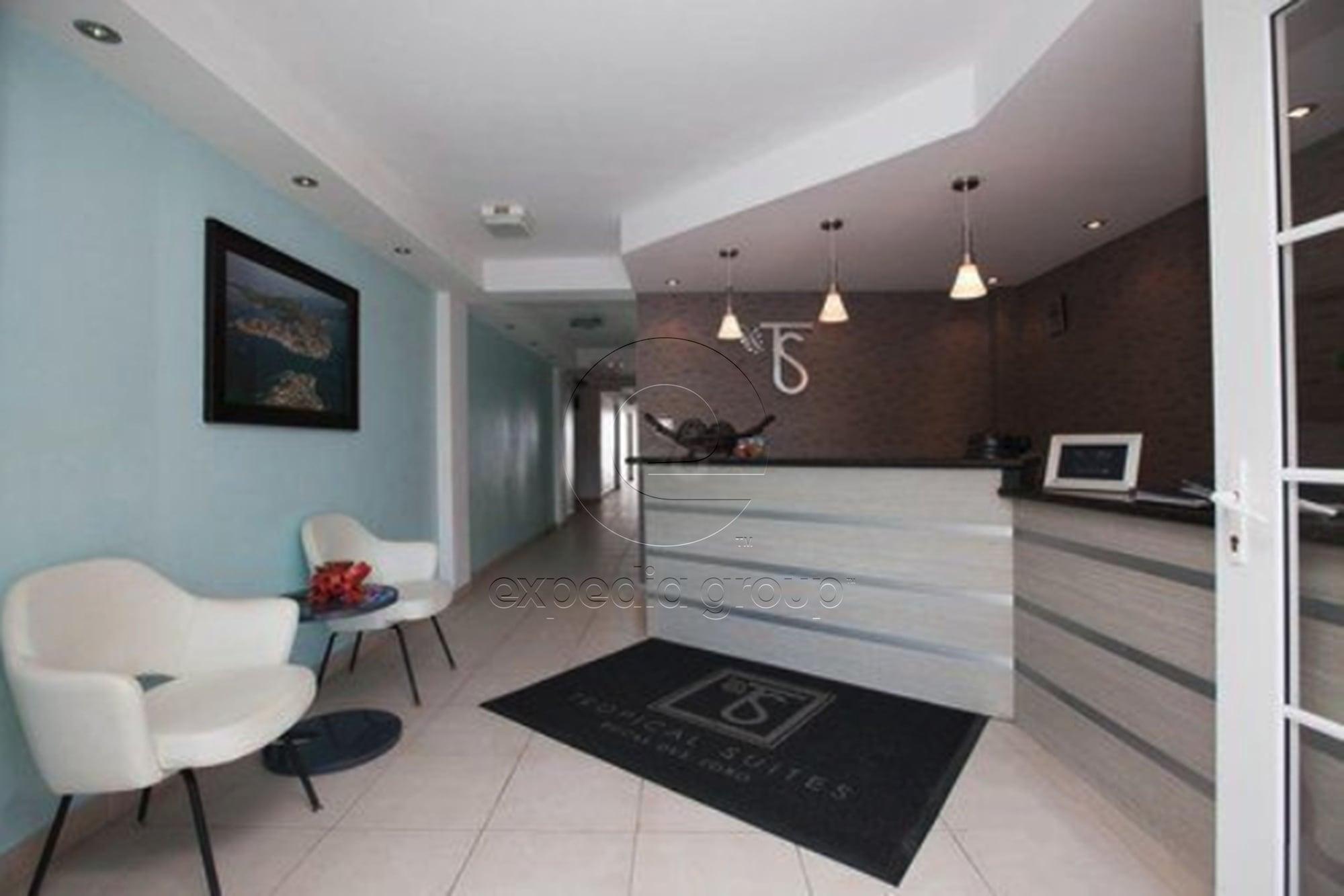 Vista Lobby Tropical Suites Hotel