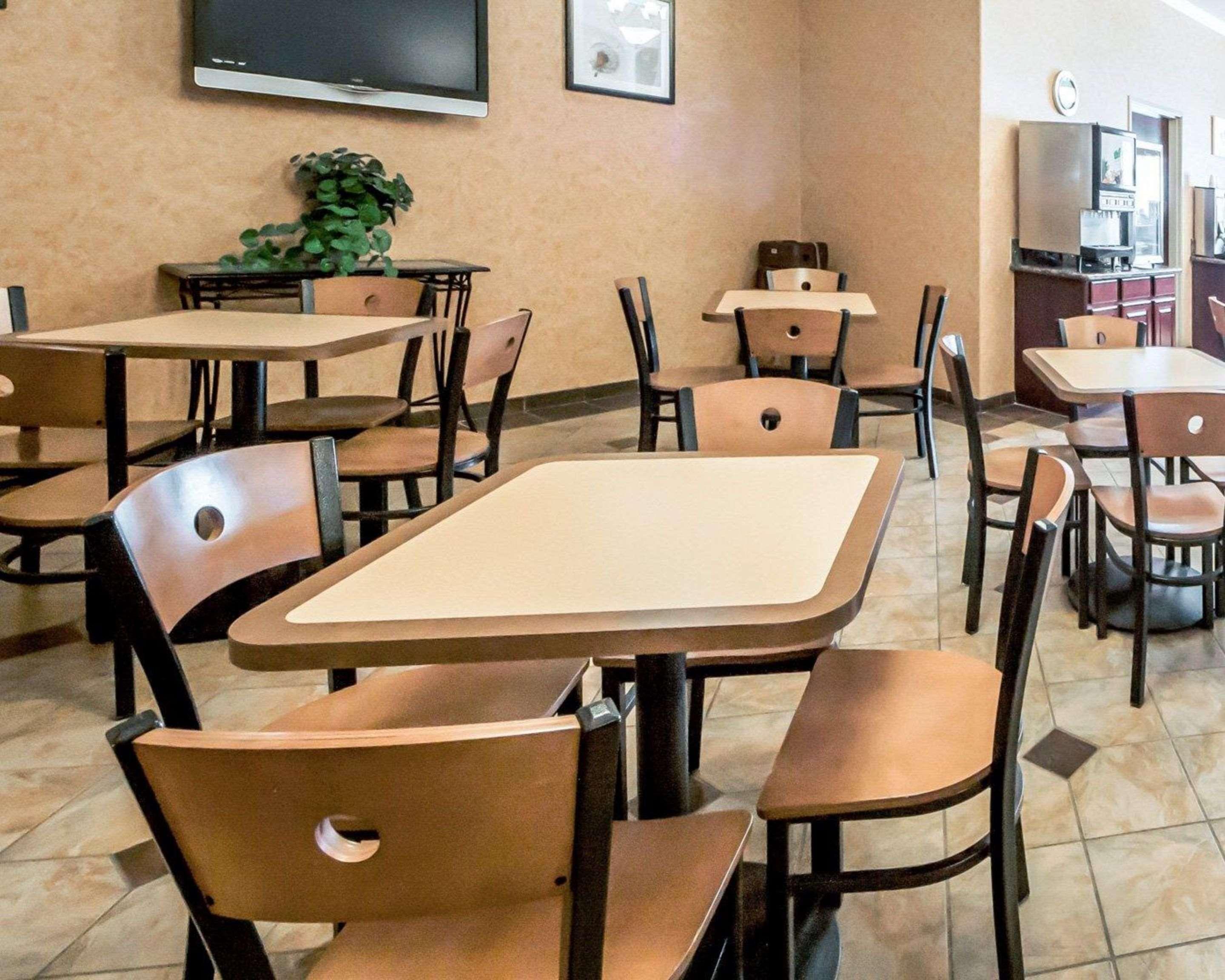 Restaurant Sleep Inn & Suites Northside