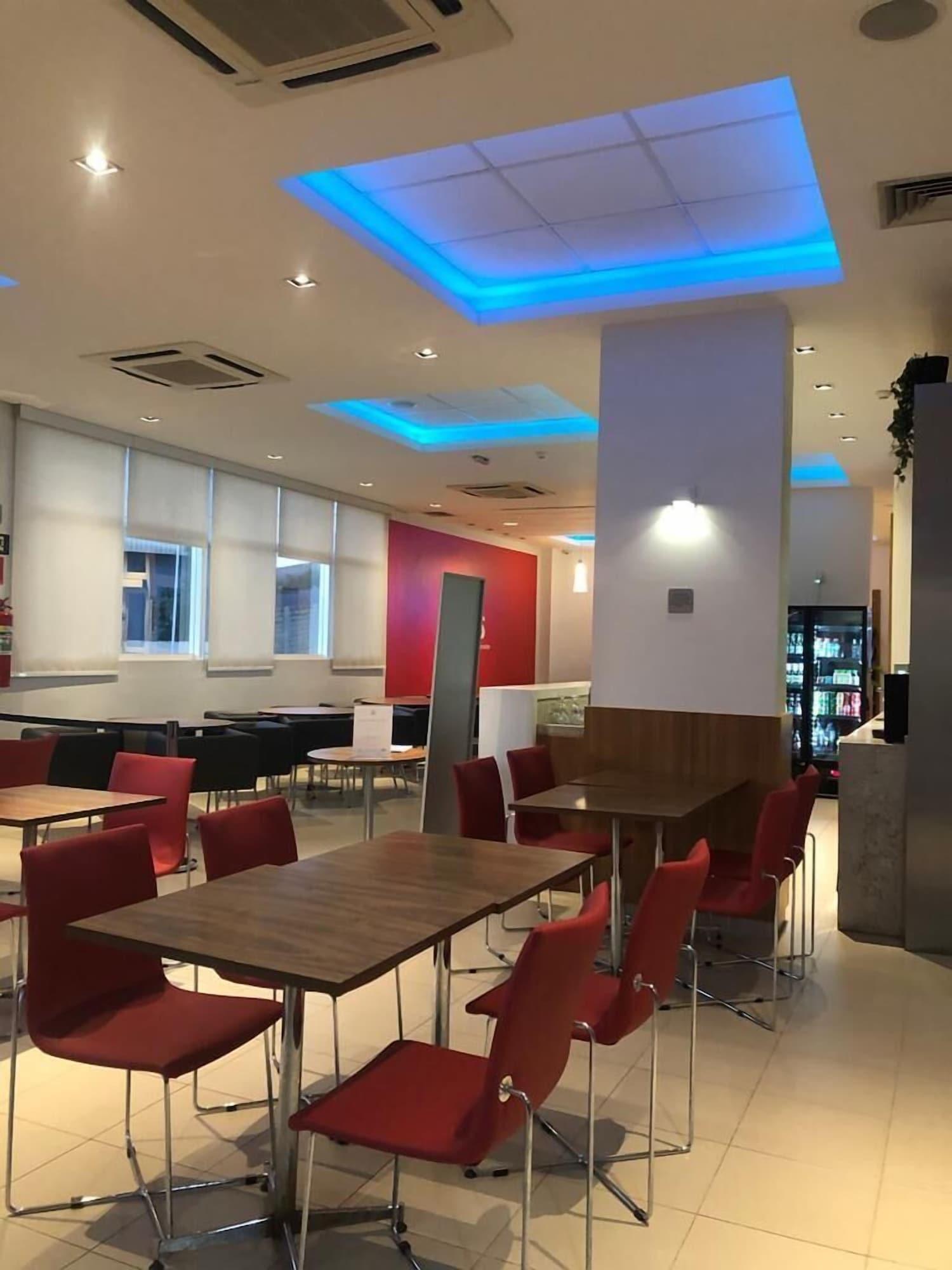 Sala de Reuniones ibis Sertaozinho