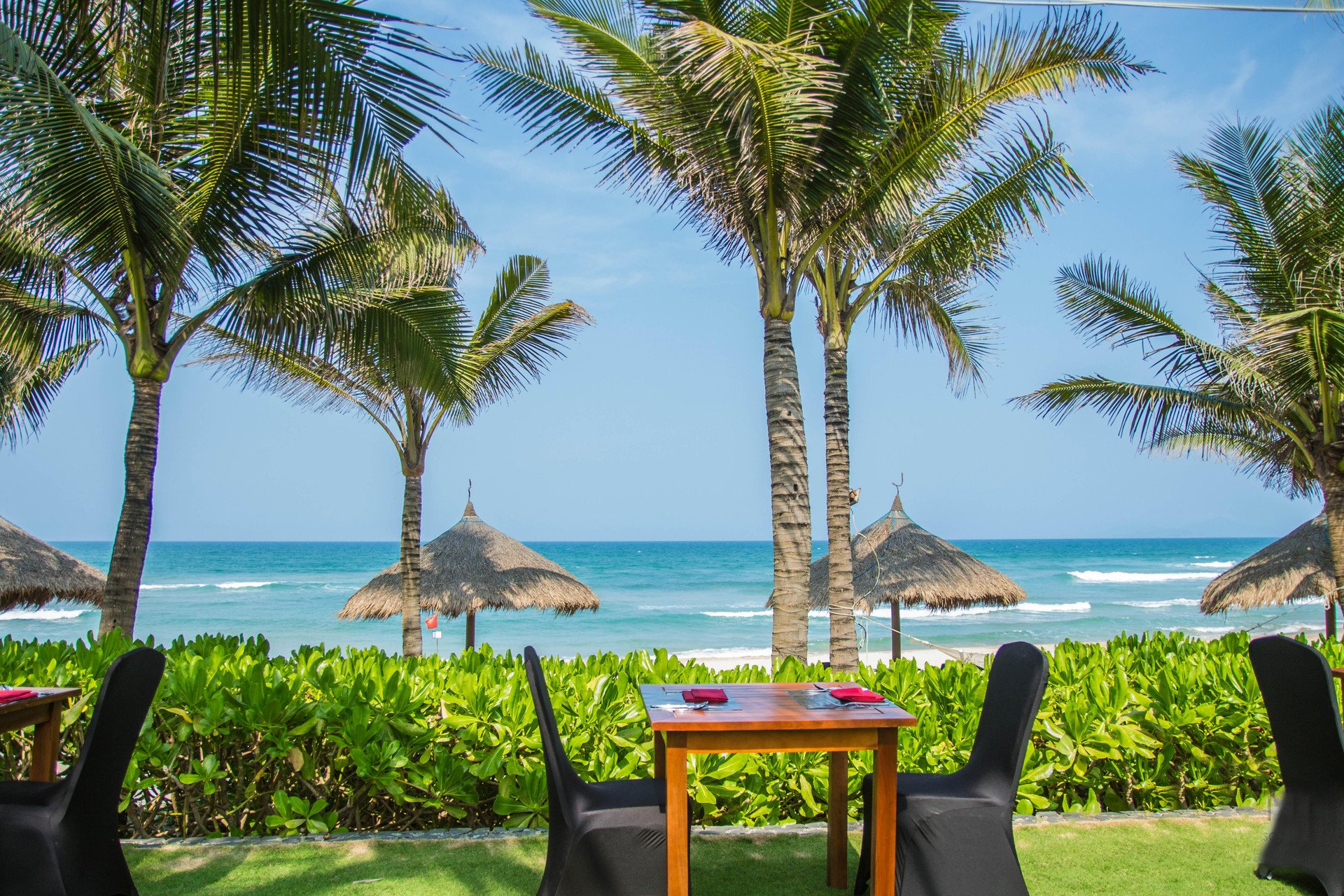 Vista Exterior Melia Danang Beach Resort