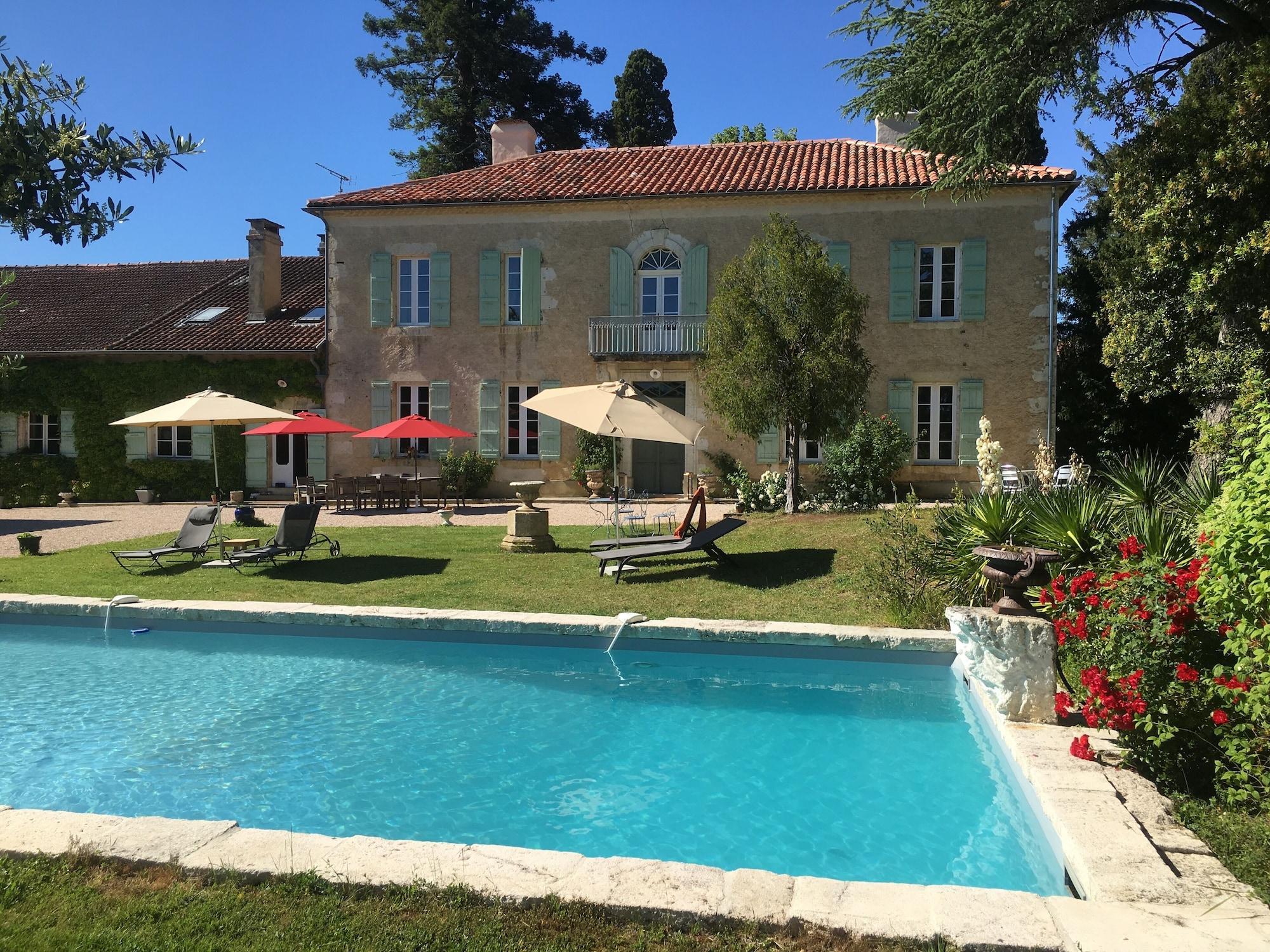 Varios Villa Marambat