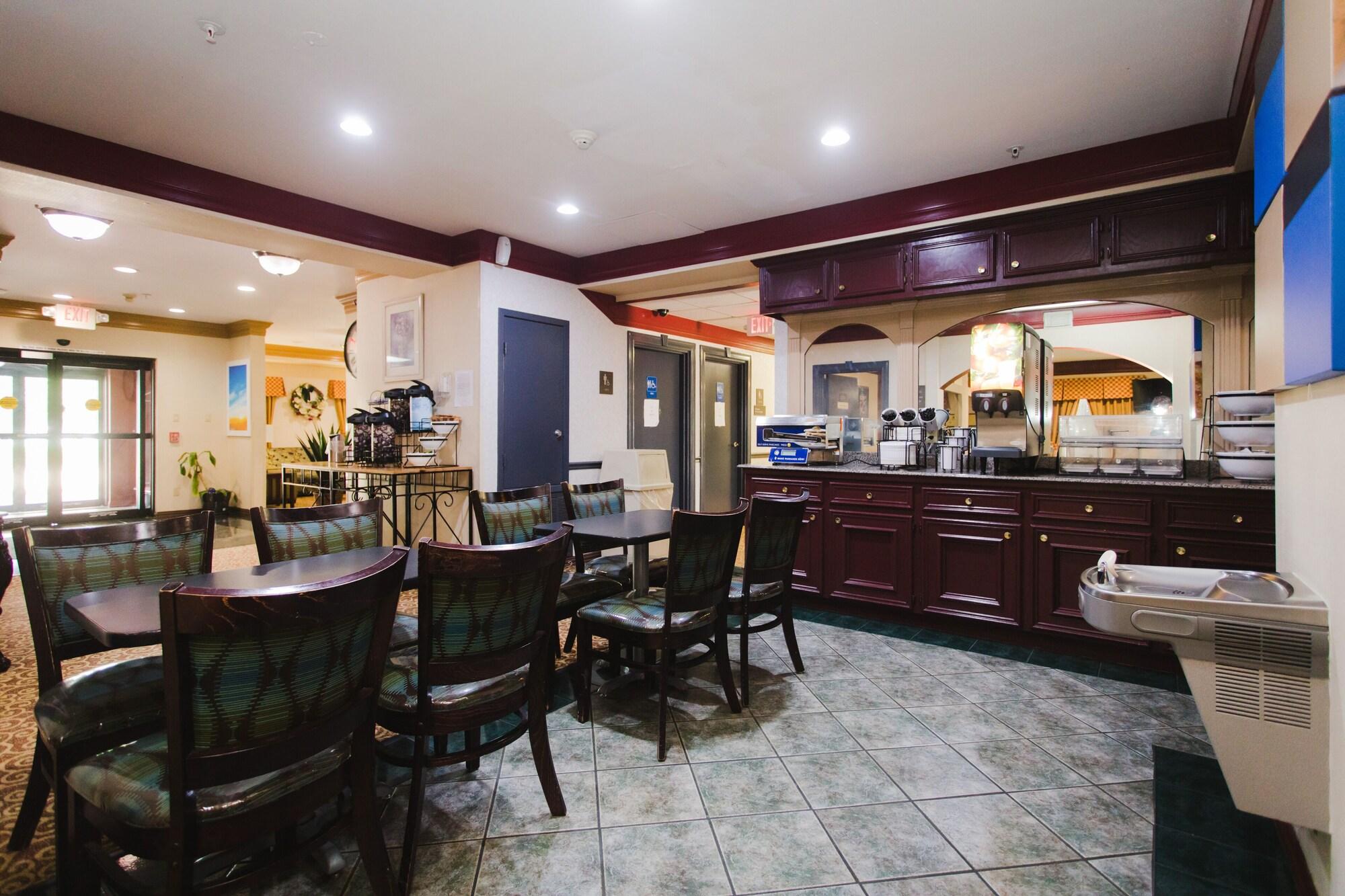 Restaurant Days Inn by Wyndham Rosenberg