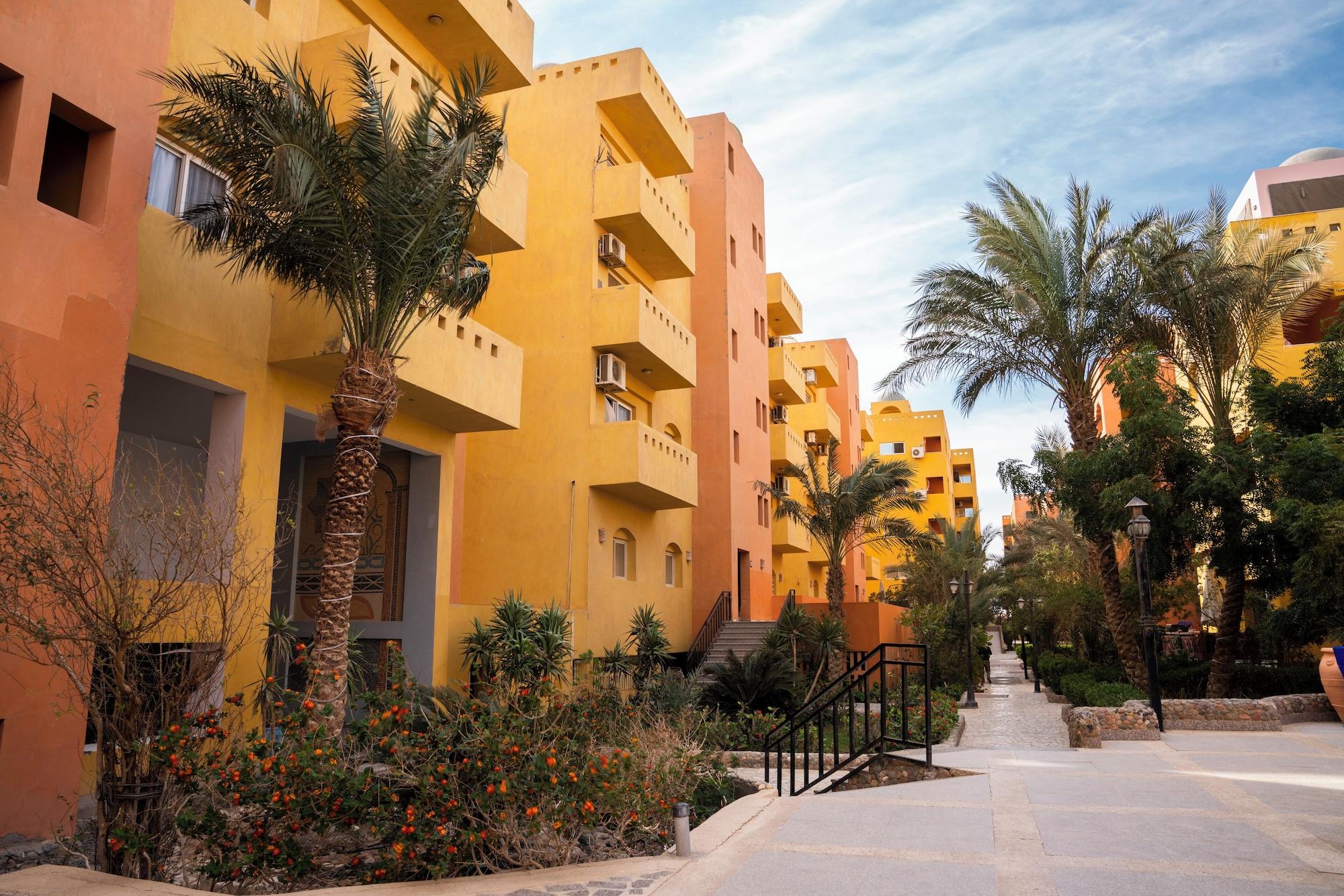 Vista Exterior Aldora Residence suites