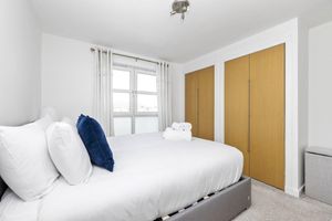 Alquiler Temporario - JOIVY Stunning 2-Bed Flat W/ Free Parking