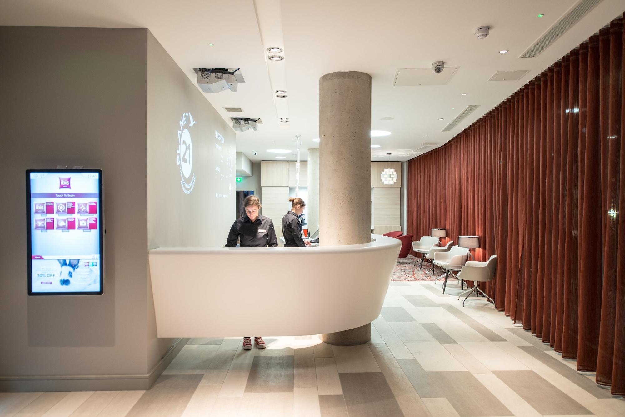 Vista Lobby ibis Edinburgh Centre South Bridge - Royal Mile