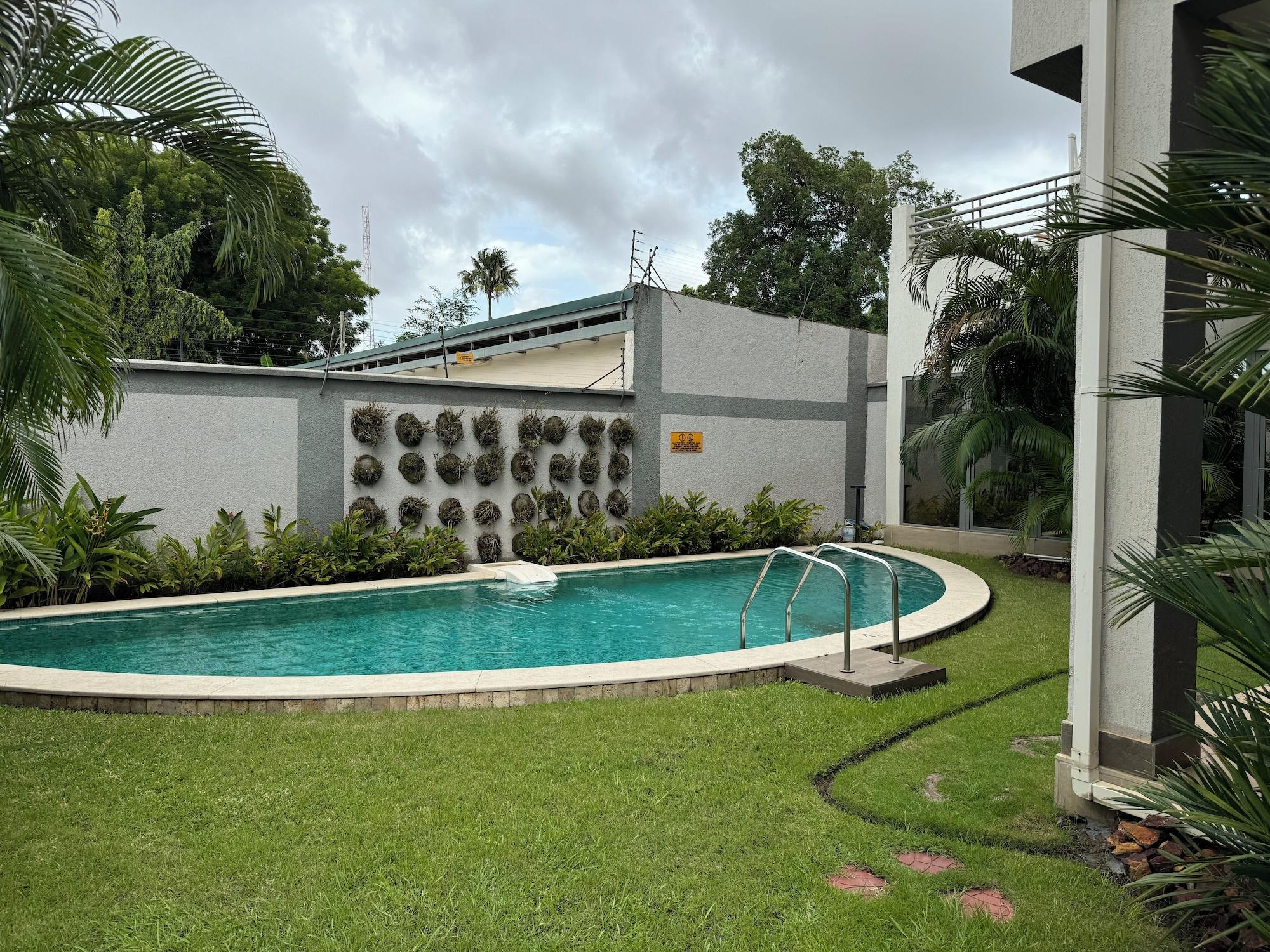 Vista Exterior The Palms by Eagles