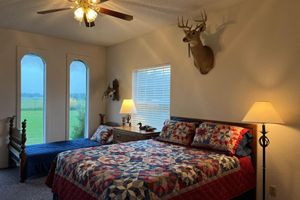 Alojamiento - Lodge with fishing & guided hunts available! Minutes from Tulsa & Grand Lake!