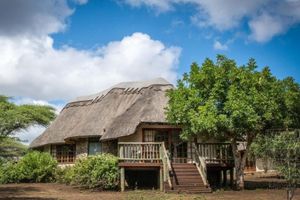 Alojamiento - Rhino River Lodge