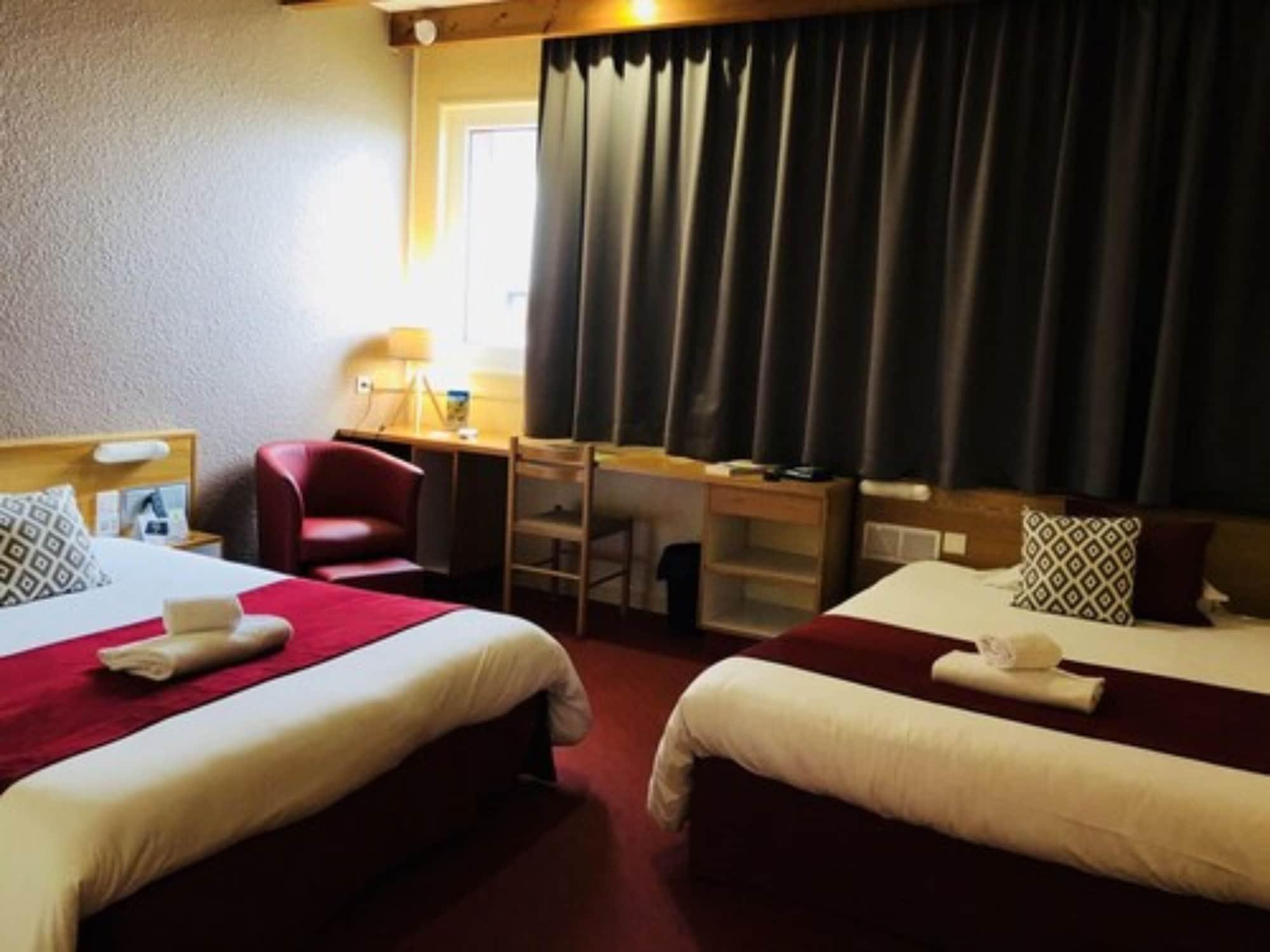 Habitación Logis Hôtel Atrium