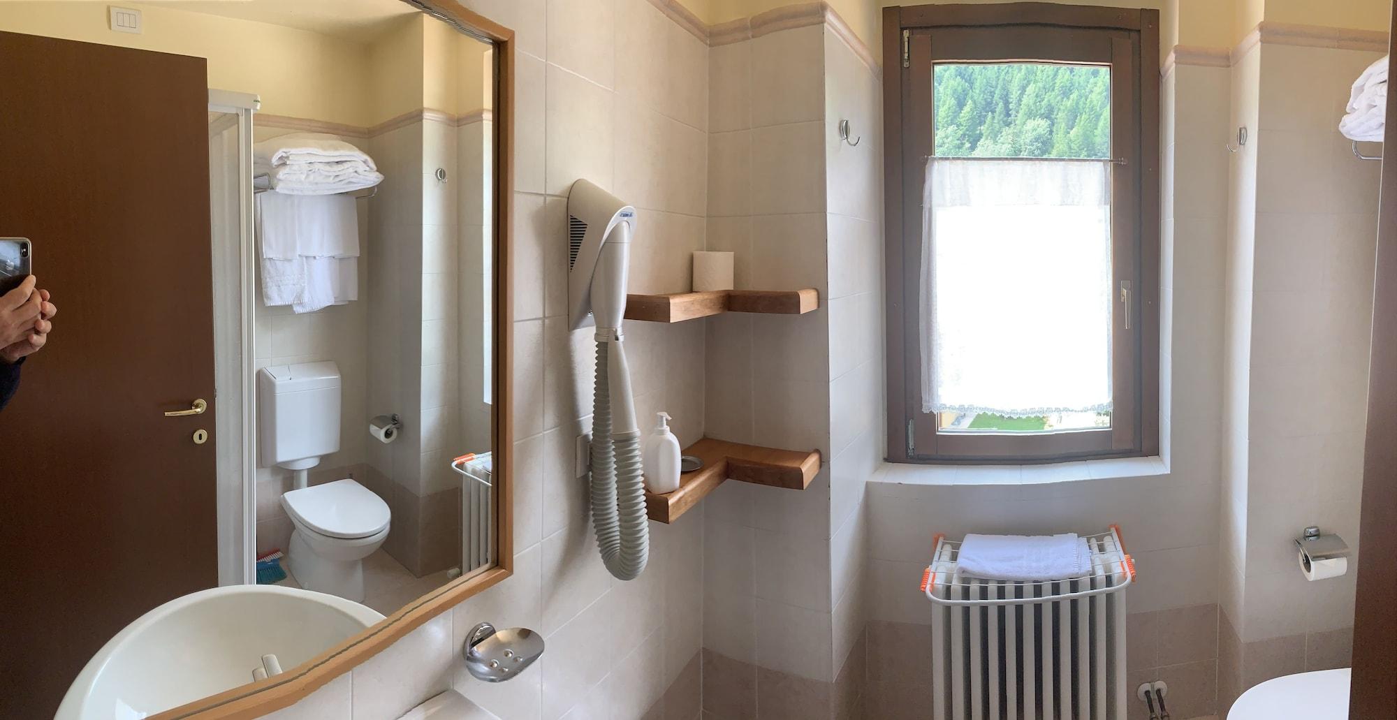 Equipamiento de Habitación R.T.A. Hotel Monte Rosa