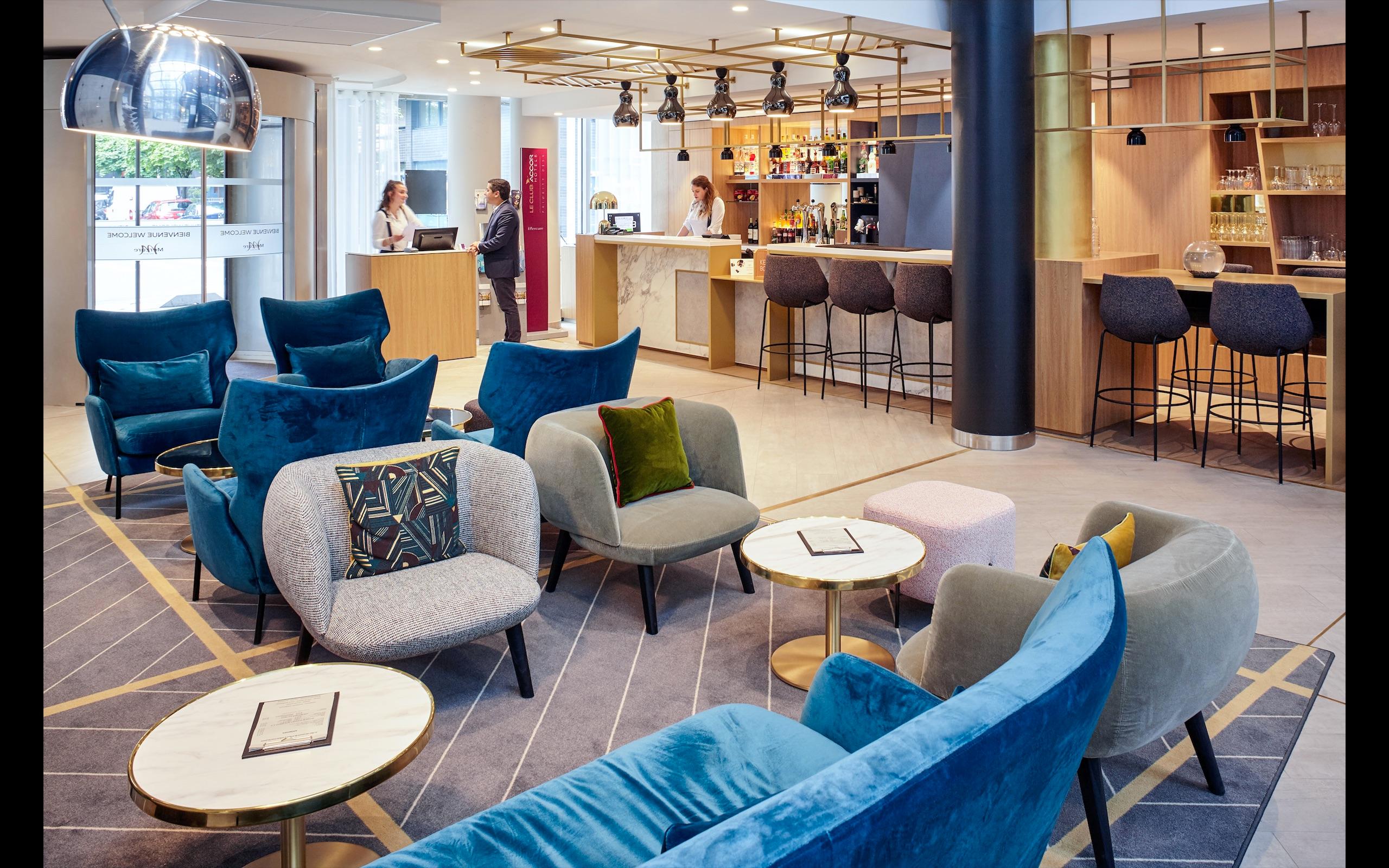Vista Lobby Mercure Paris La Défense Grande Arche Hotel