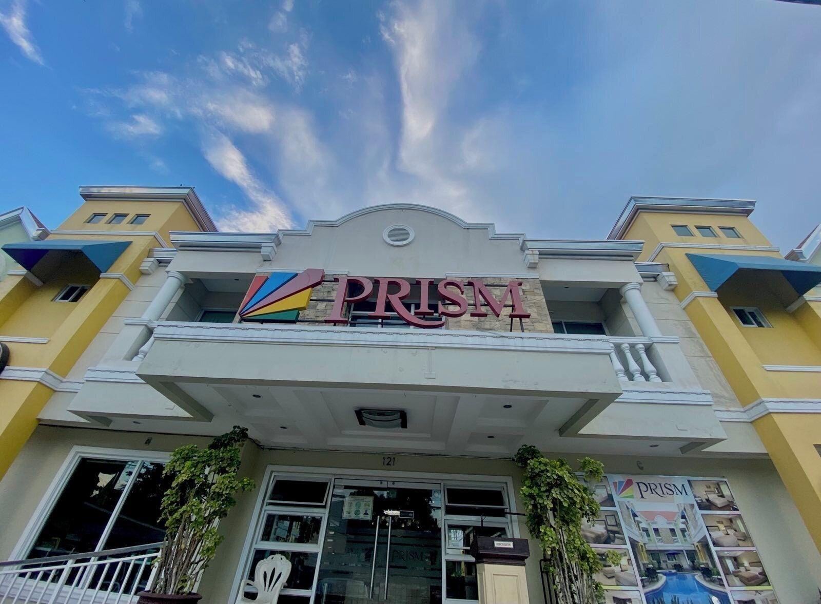 Vista Exterior Prism Hotel