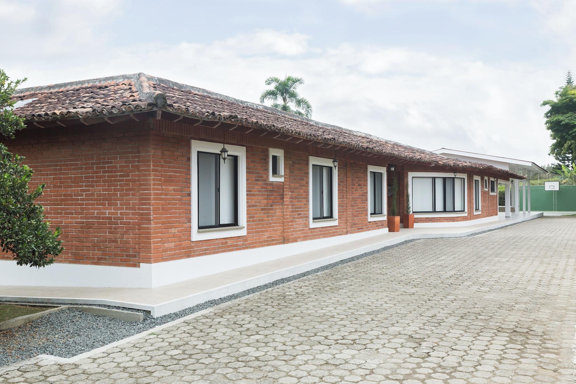 Vista Exterior Amazilia Hotel