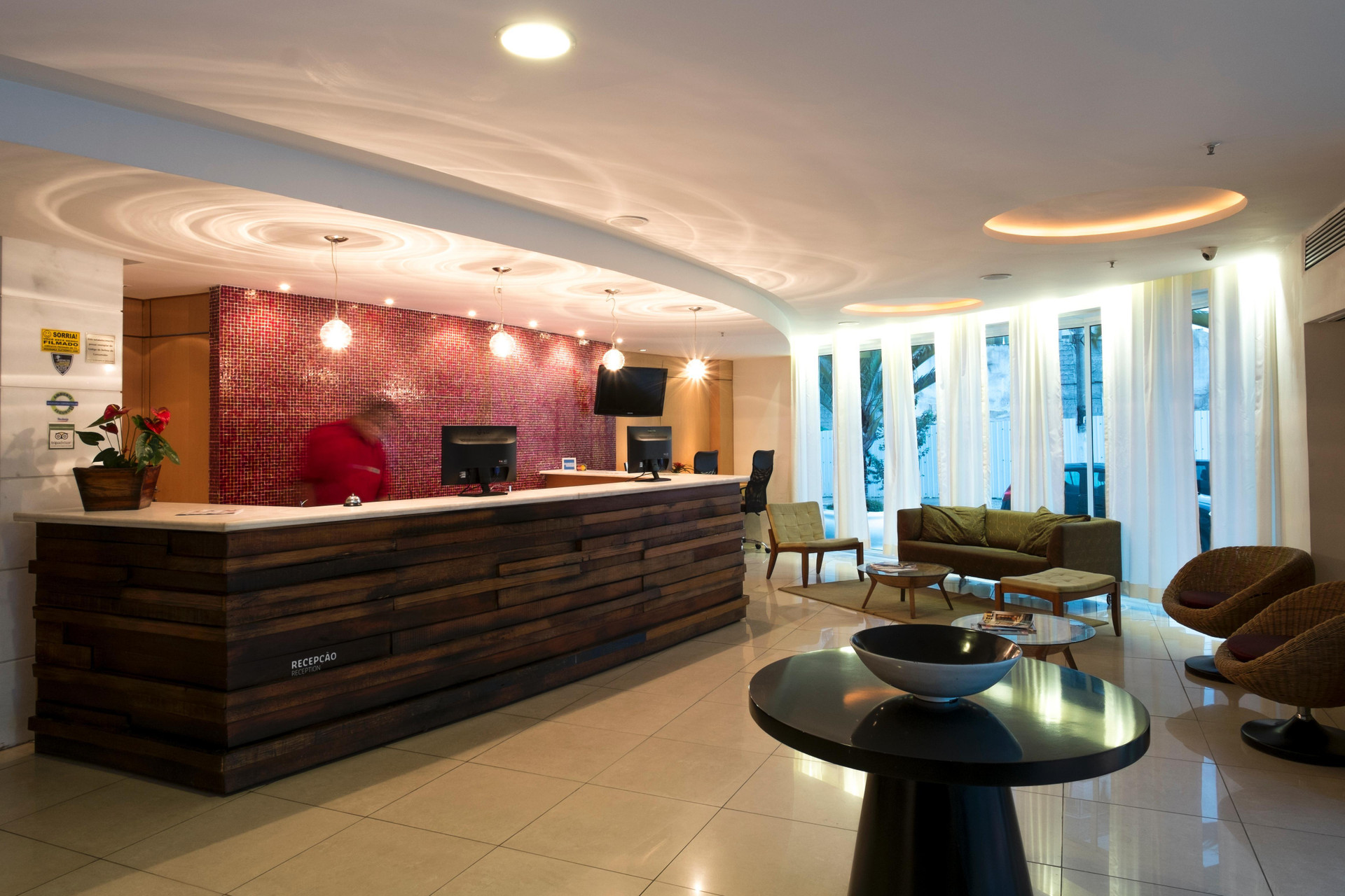 Vista Lobby Golden Tulip Macaé