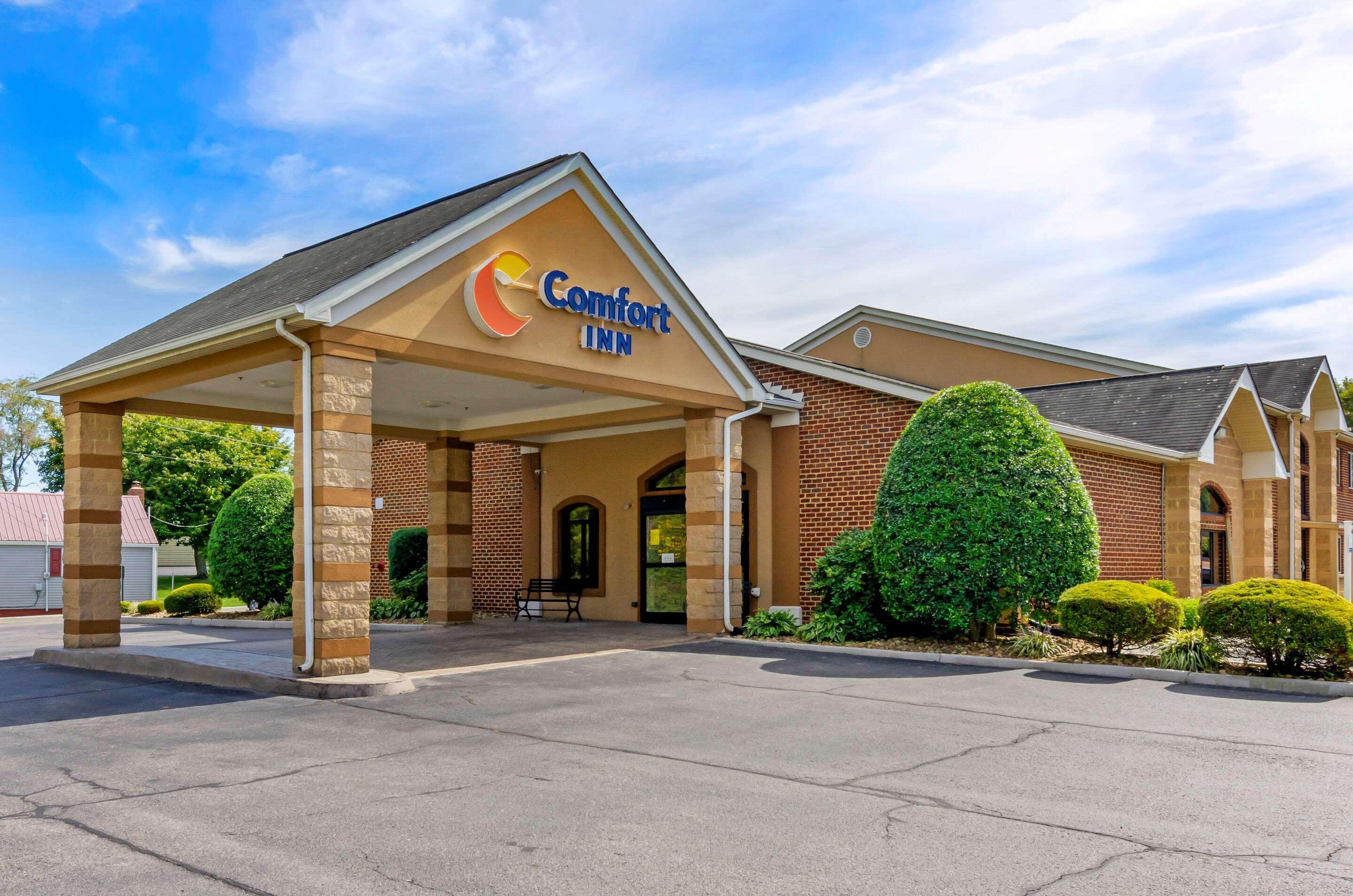 Vista Exterior Comfort Inn Atkins-Marion I-81