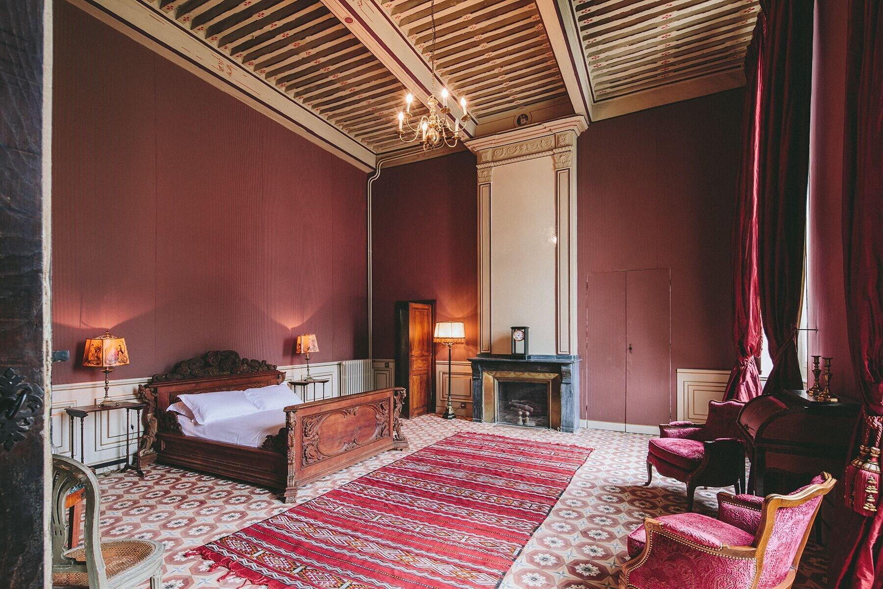 Varios Chateau De Paraza