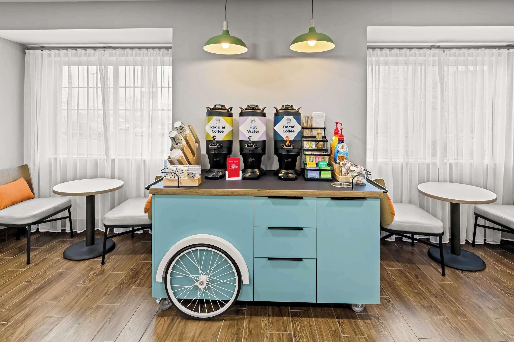 Restaurant Spark by Hilton Sterling Dulles Airport
