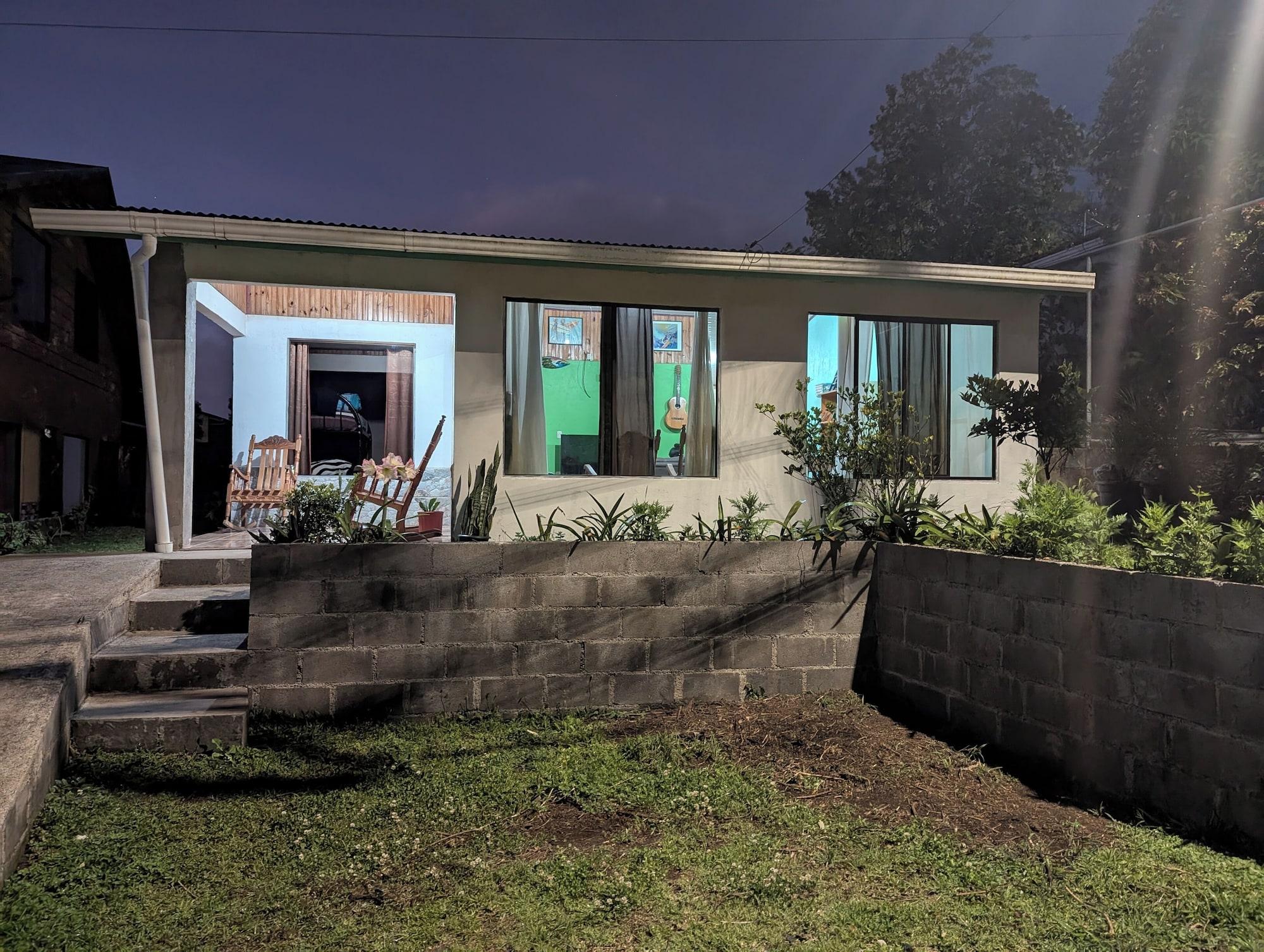 Vista Exterior Sleepers Sleep Cheaper Hostel