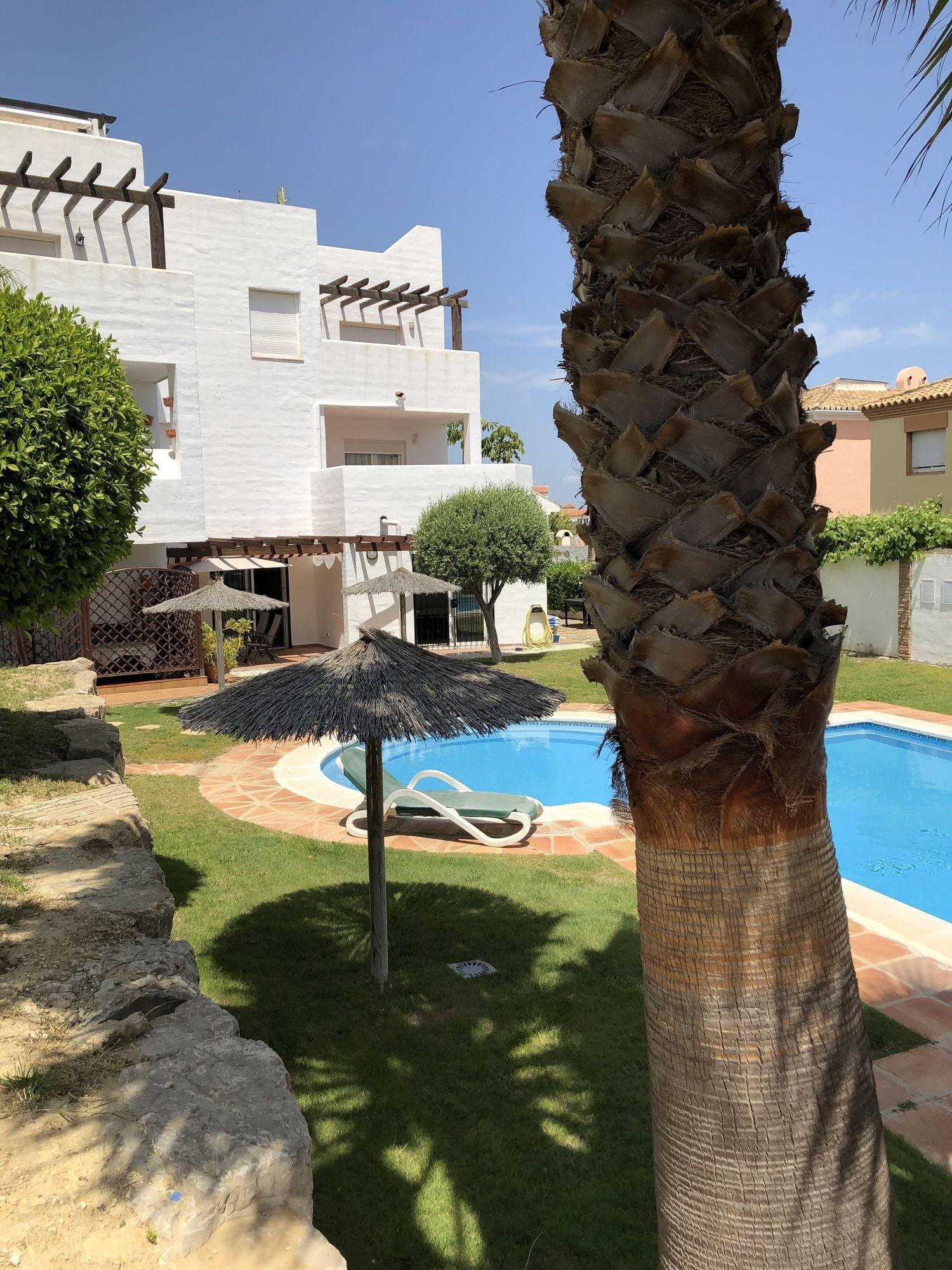 Vista Piscina Seashape Apartment