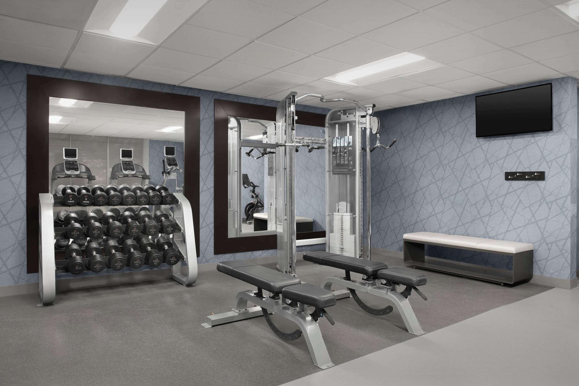 Gimnasio Homewood Suites by Hilton Alexandria / Pentagon South