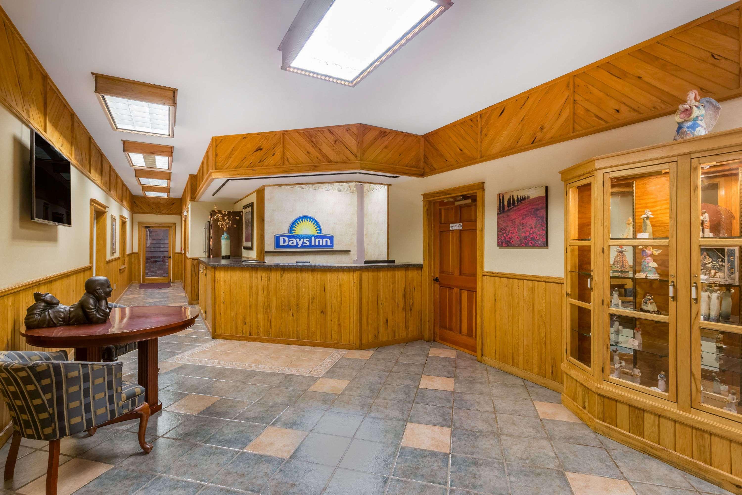 Vista Lobby The Inn at Plantation