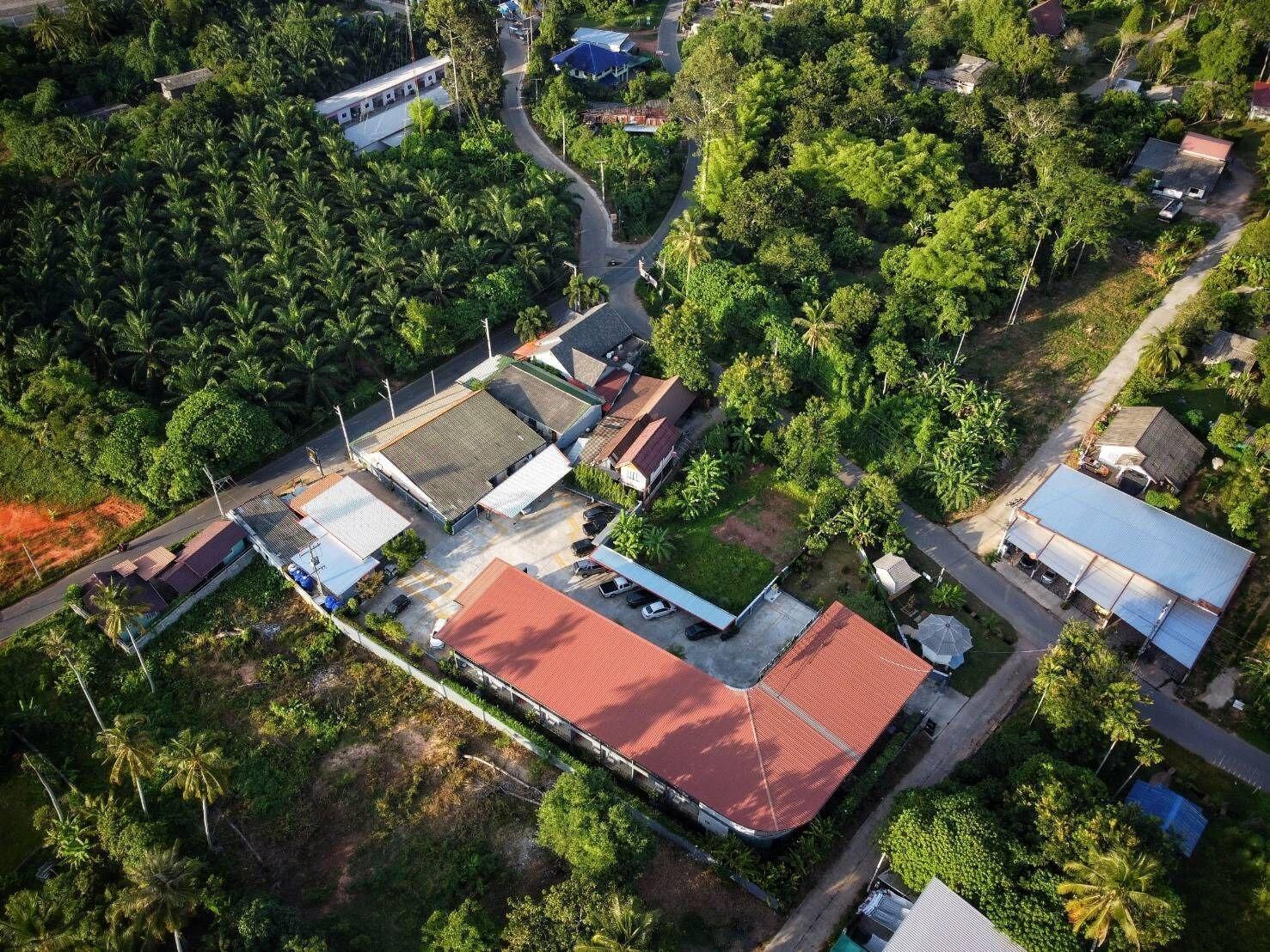 Vista Exterior Hillside Boutique