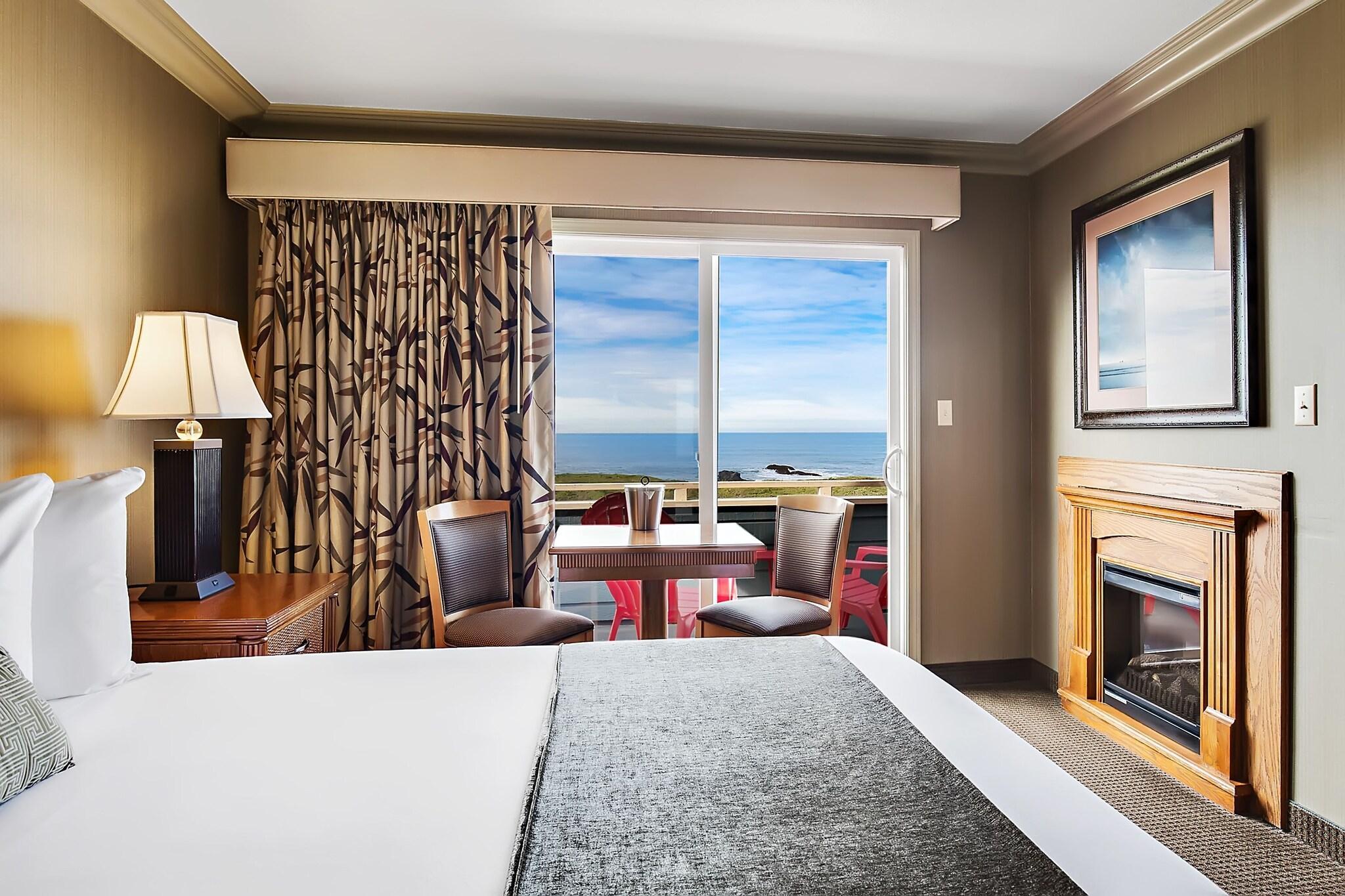 Vista Lobby Surf & Sand Lodge