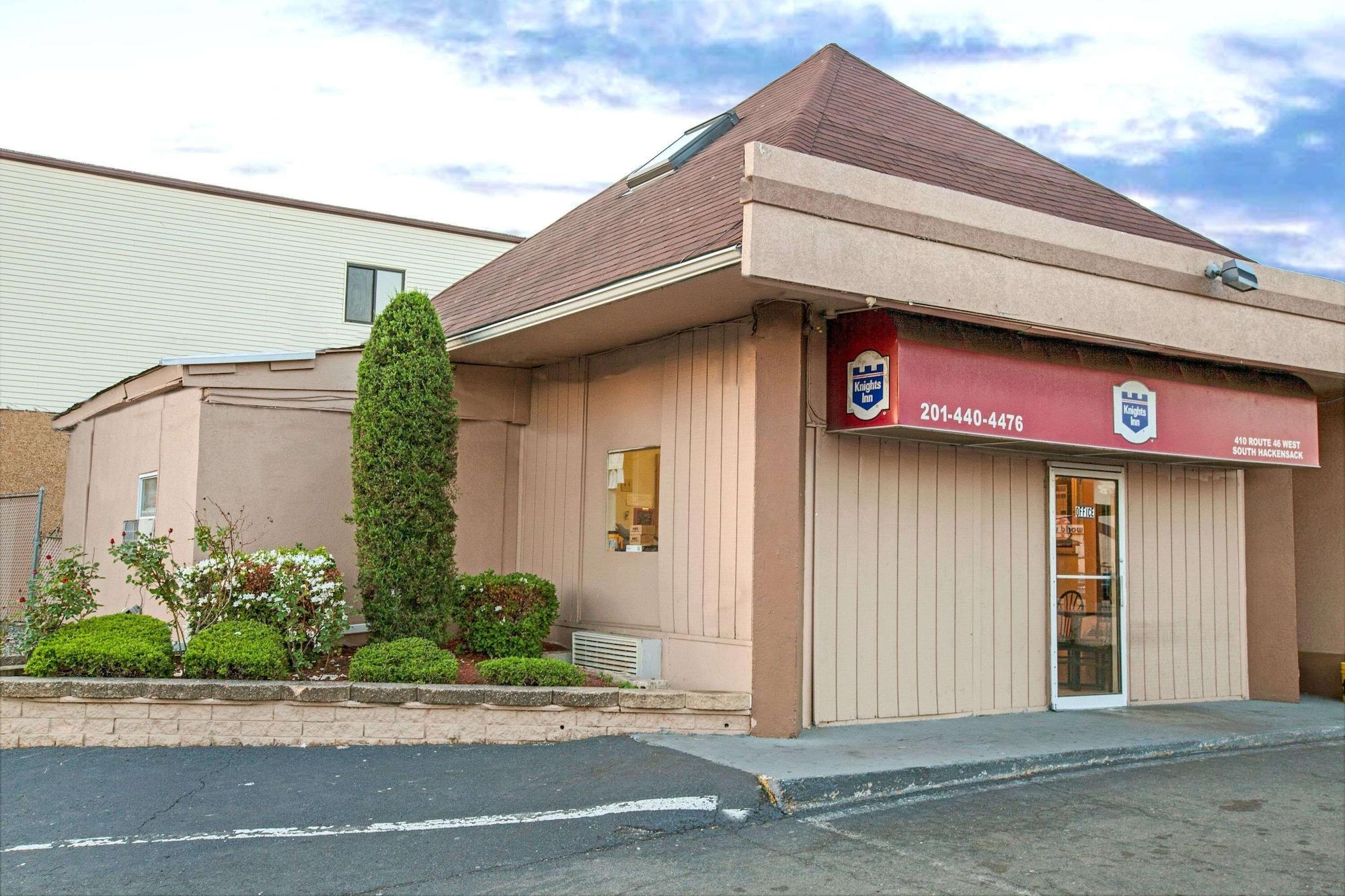 Varios Knights Inn South Hackensack